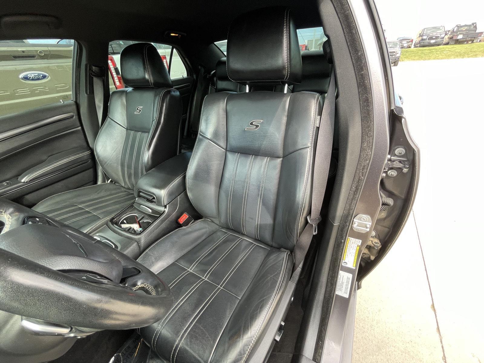 Vehicle photo 18