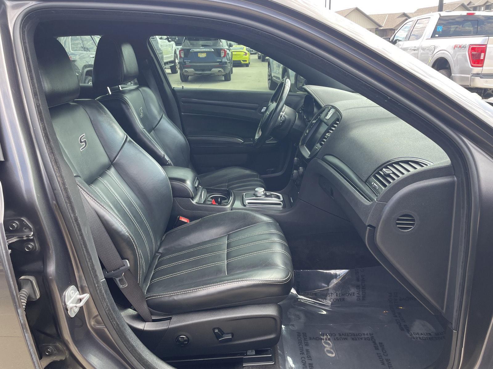 Vehicle photo 19