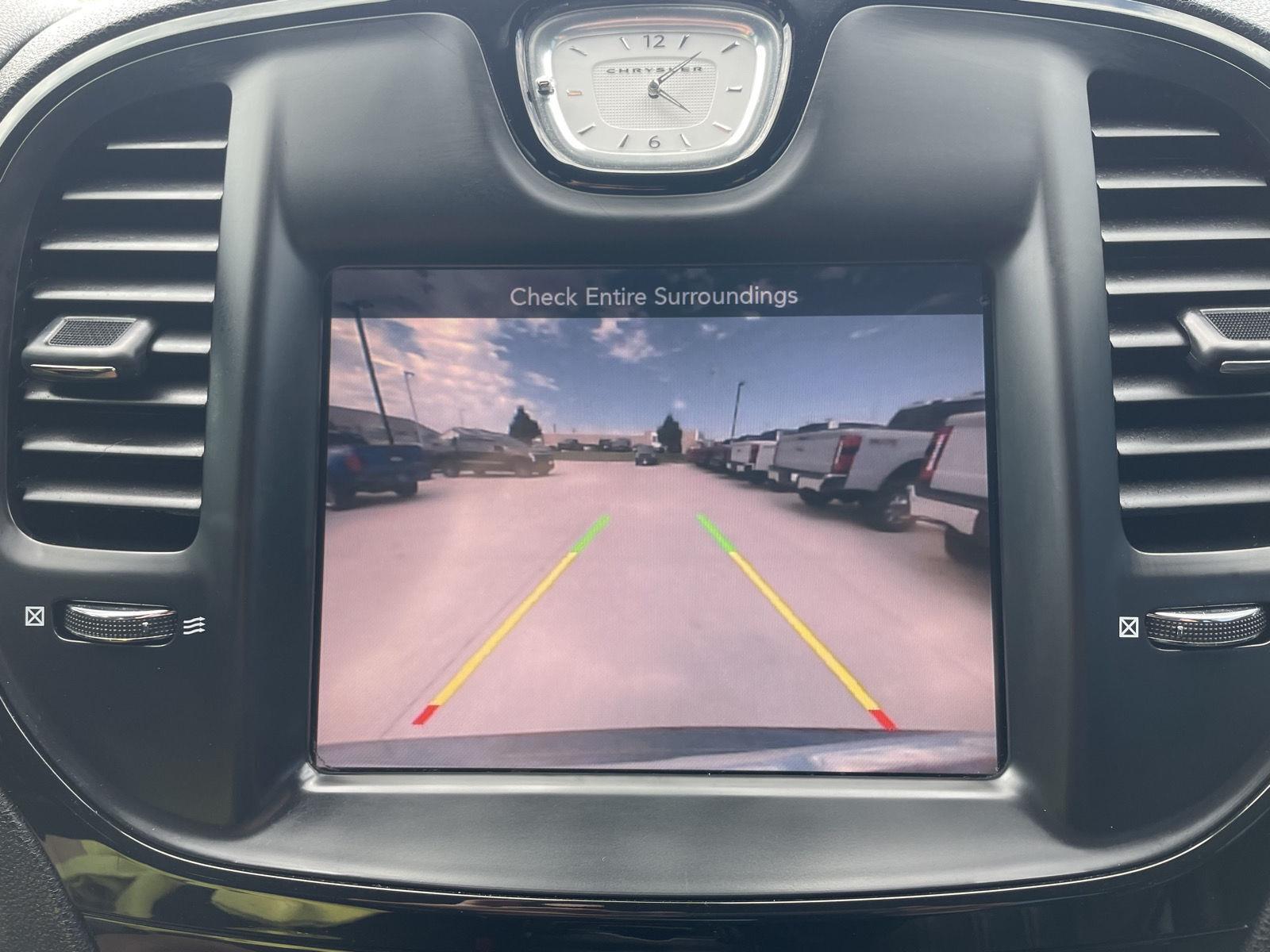 Vehicle photo 23