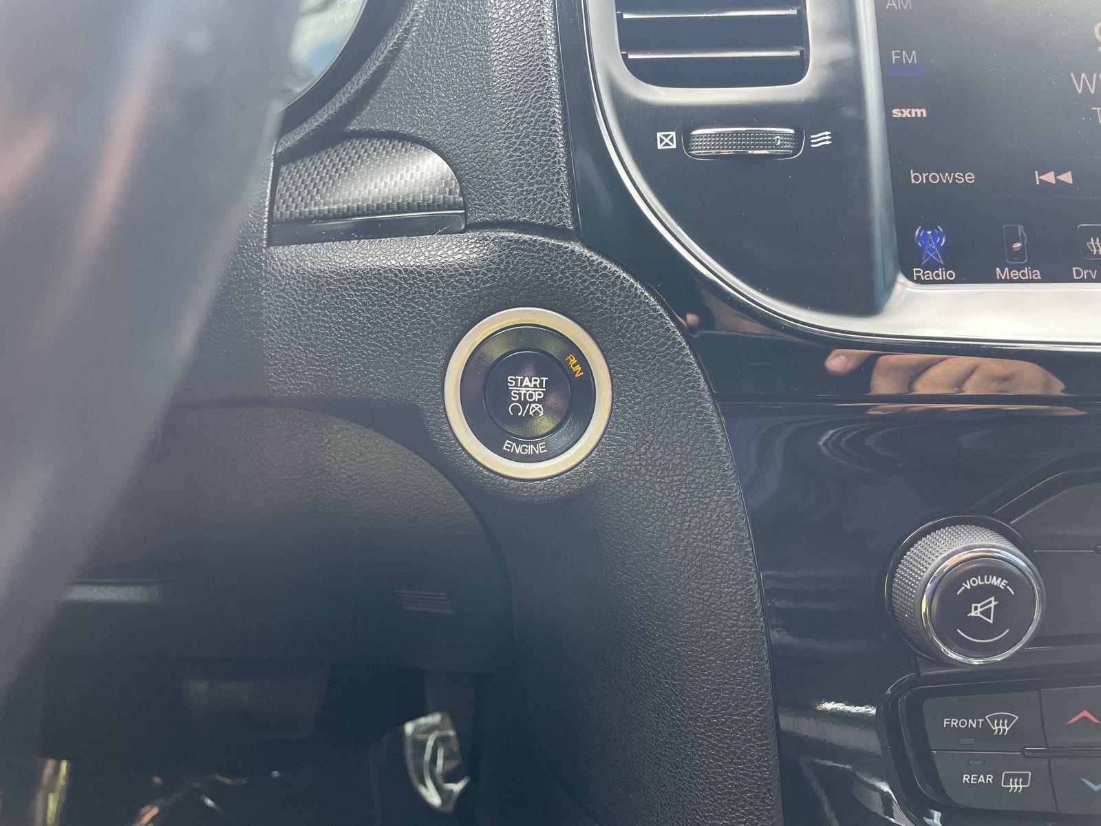 Vehicle photo 24
