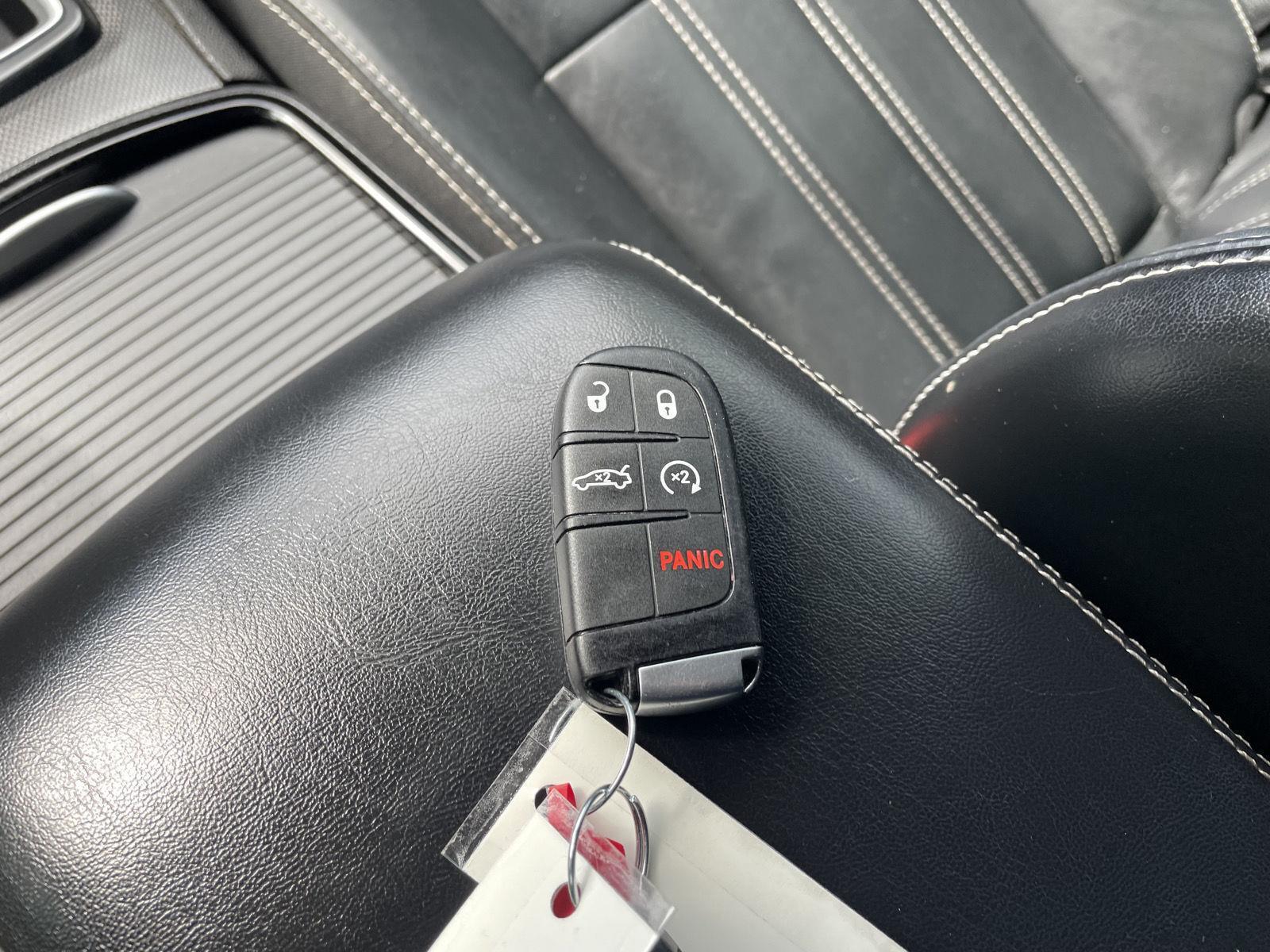 Vehicle photo 34