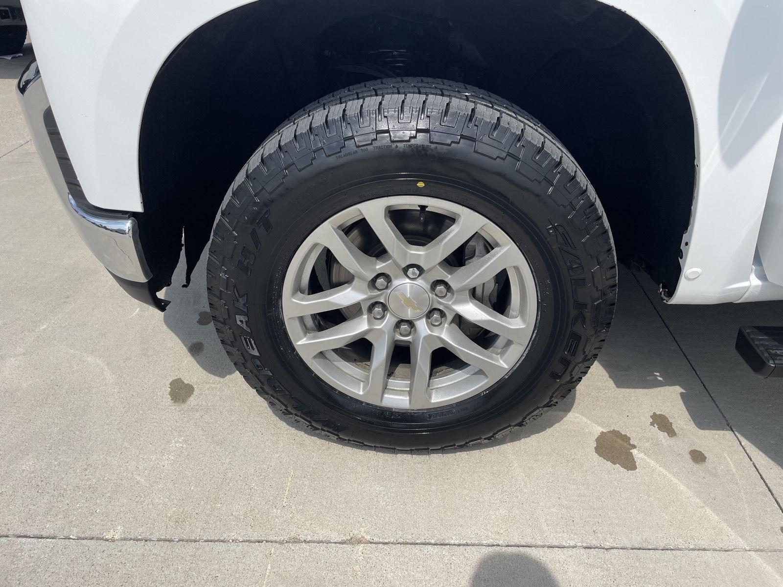 Vehicle photo 10
