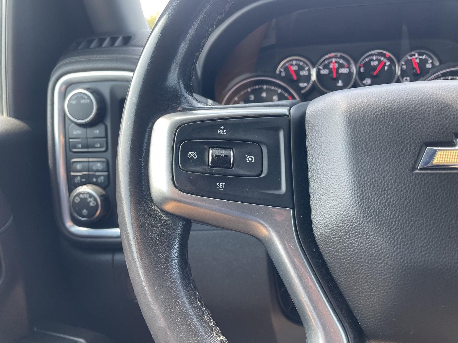 Vehicle photo 13