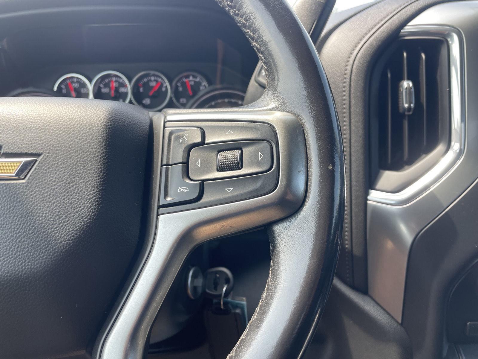 Vehicle photo 14