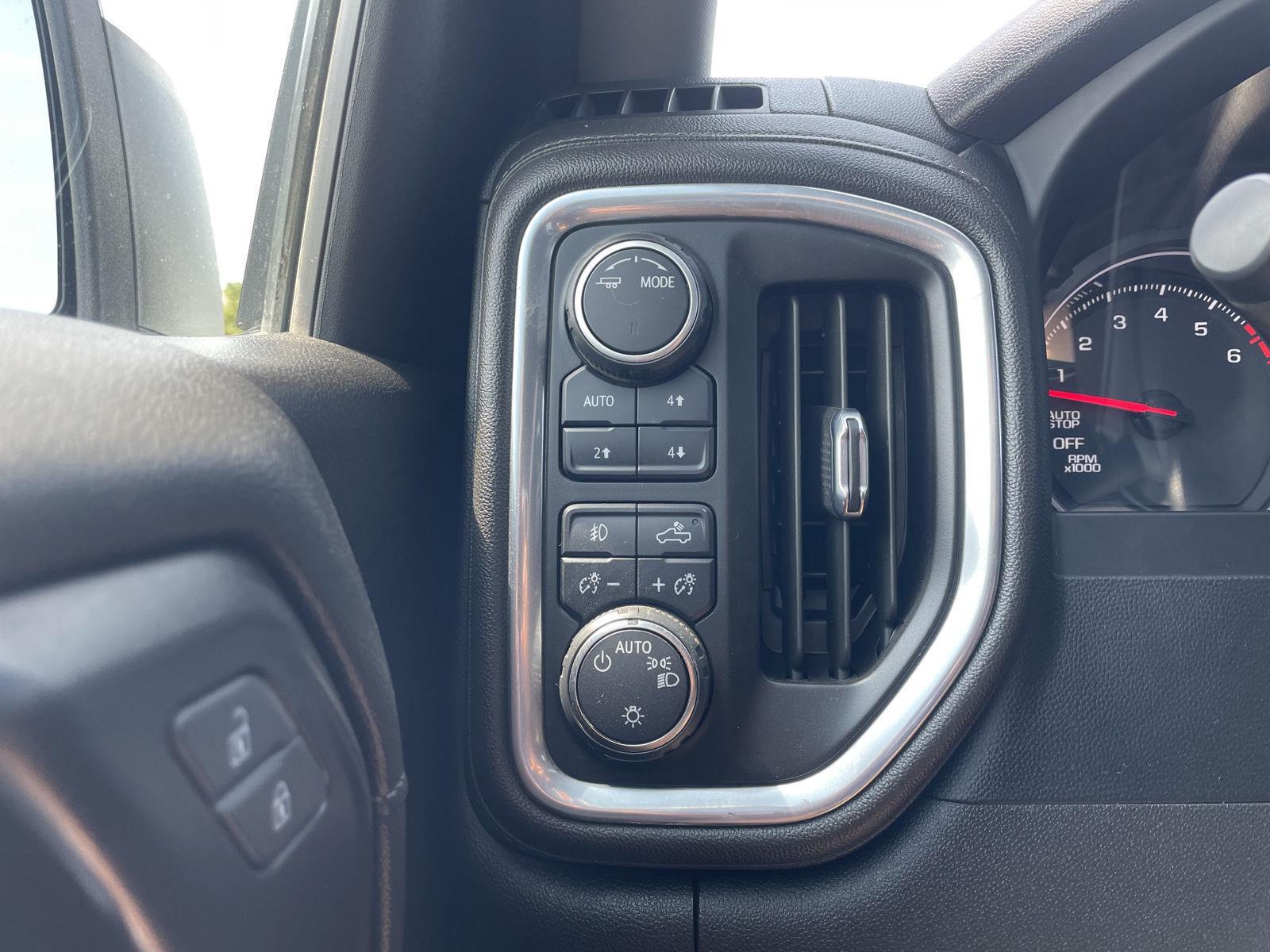 Vehicle photo 16