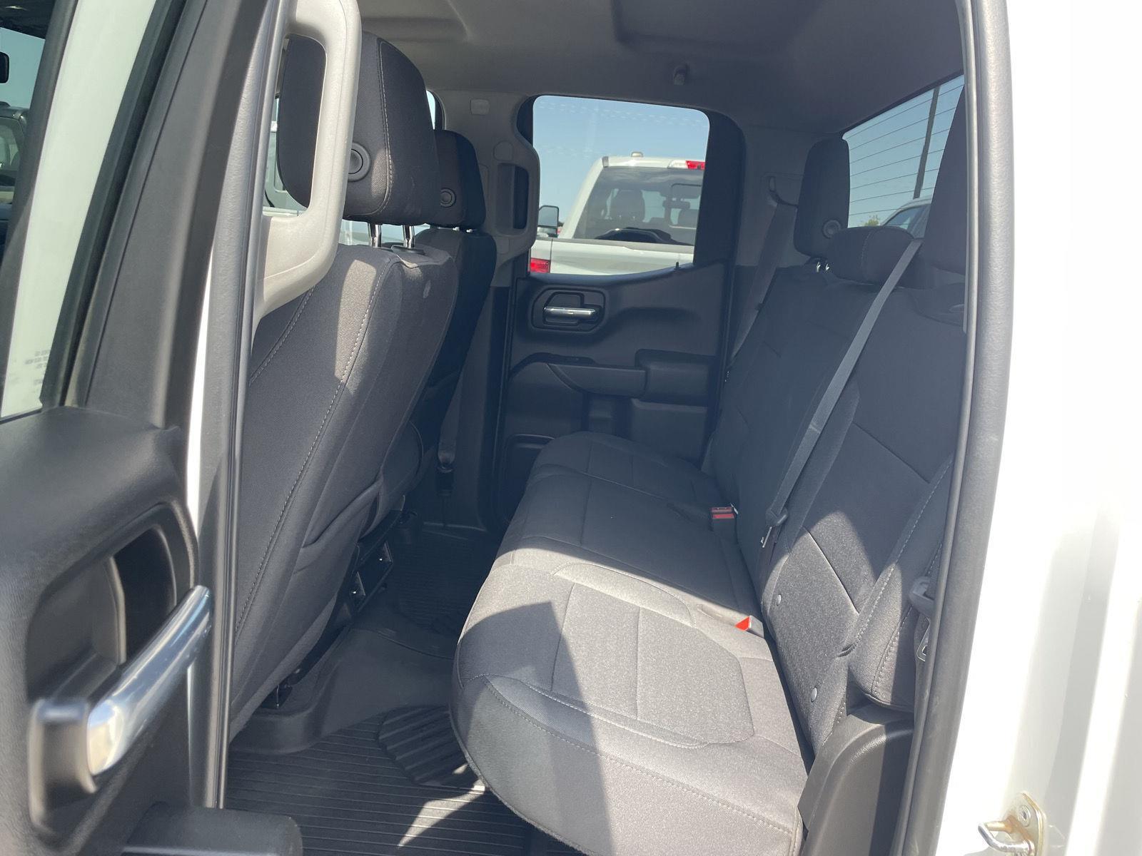 Vehicle photo 20