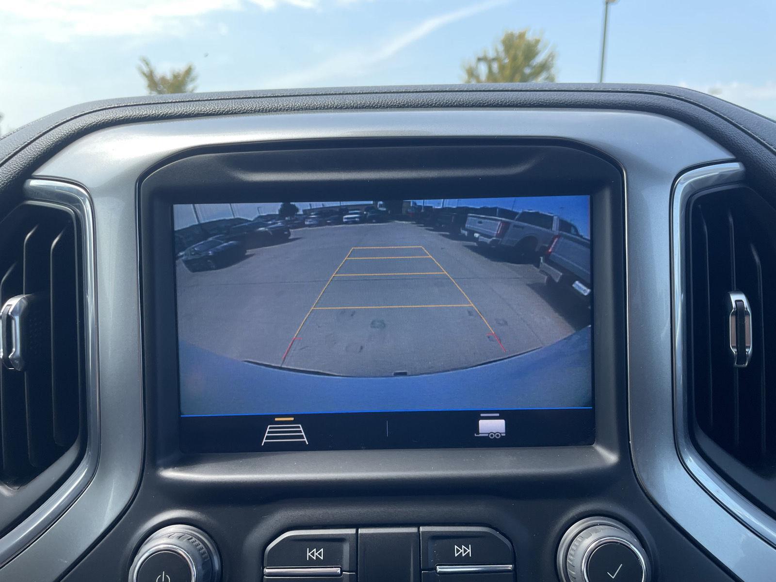 Vehicle photo 23