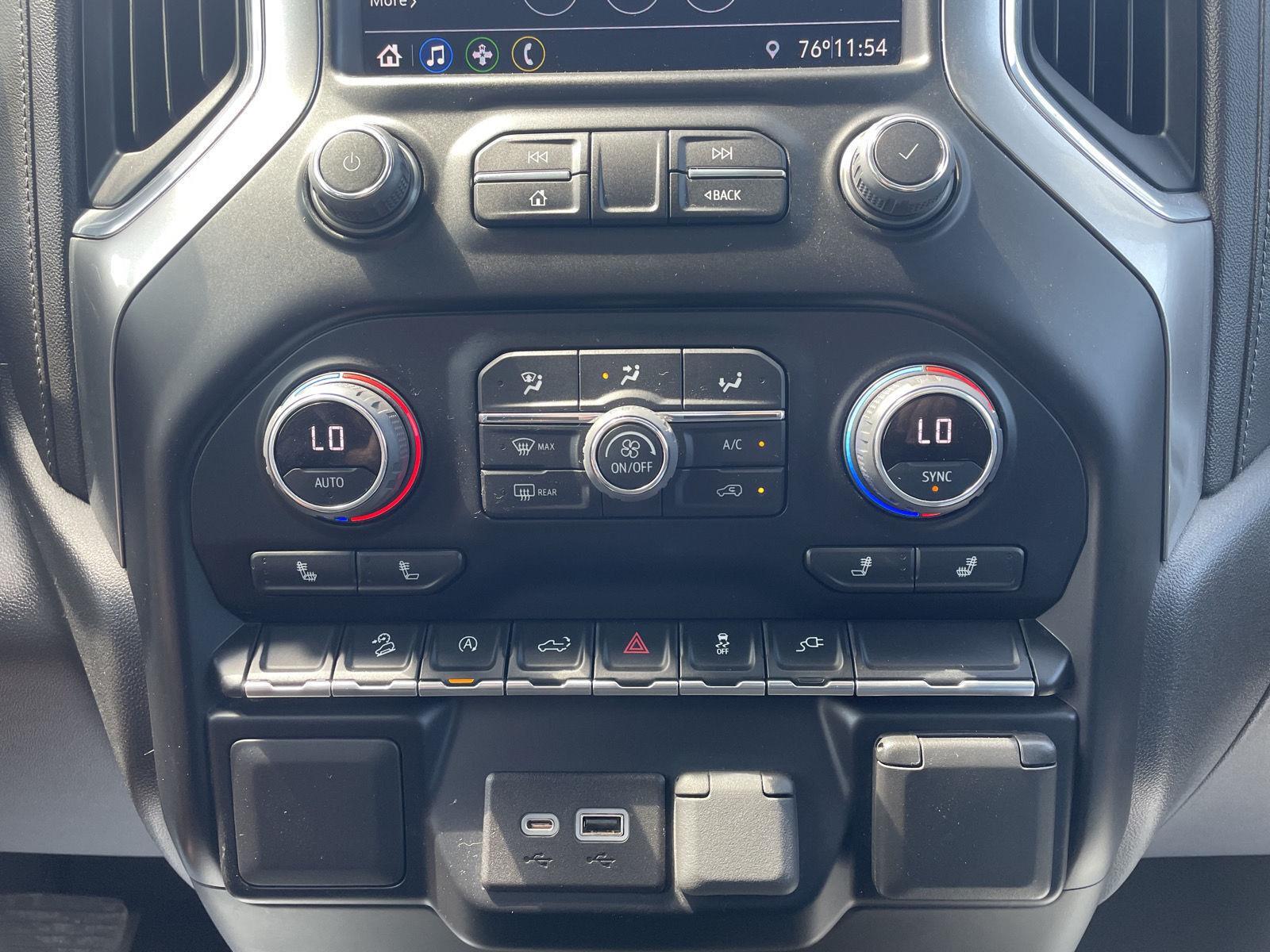 Vehicle photo 25