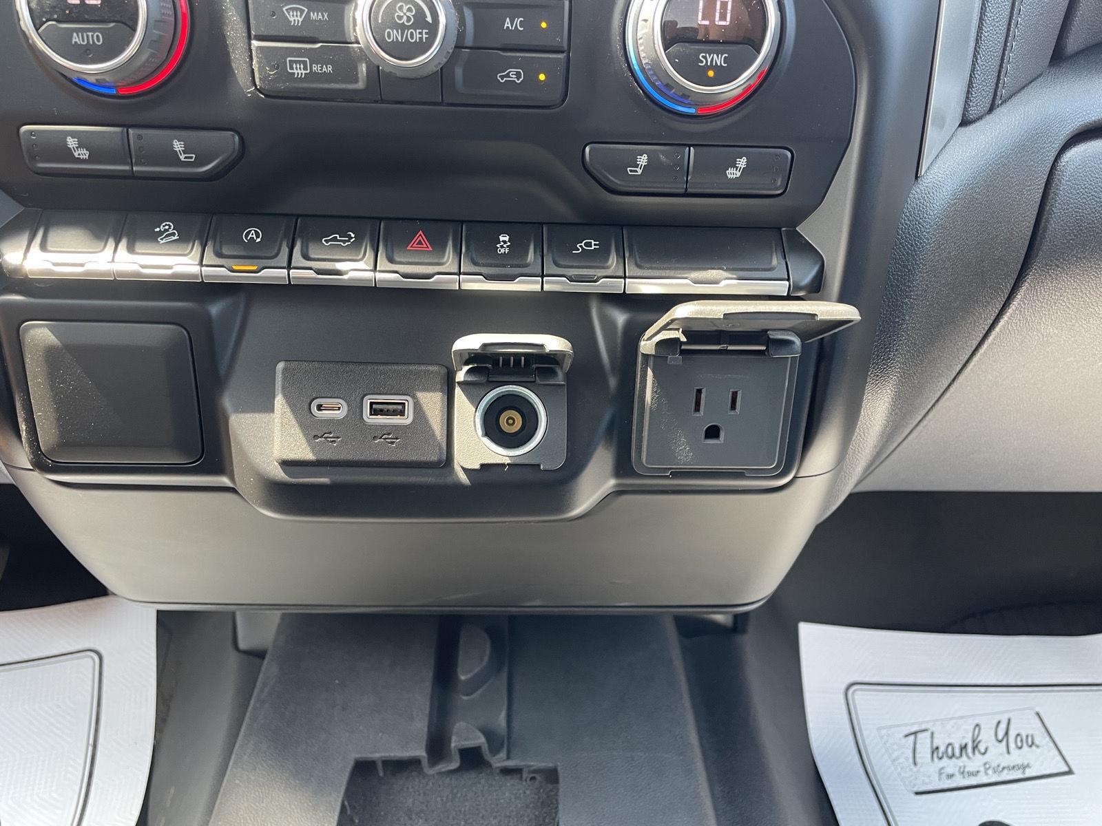 Vehicle photo 27