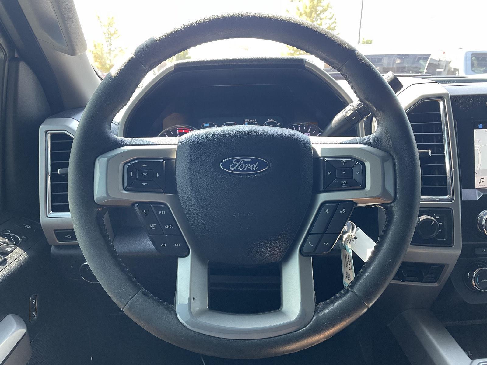 Vehicle photo 12