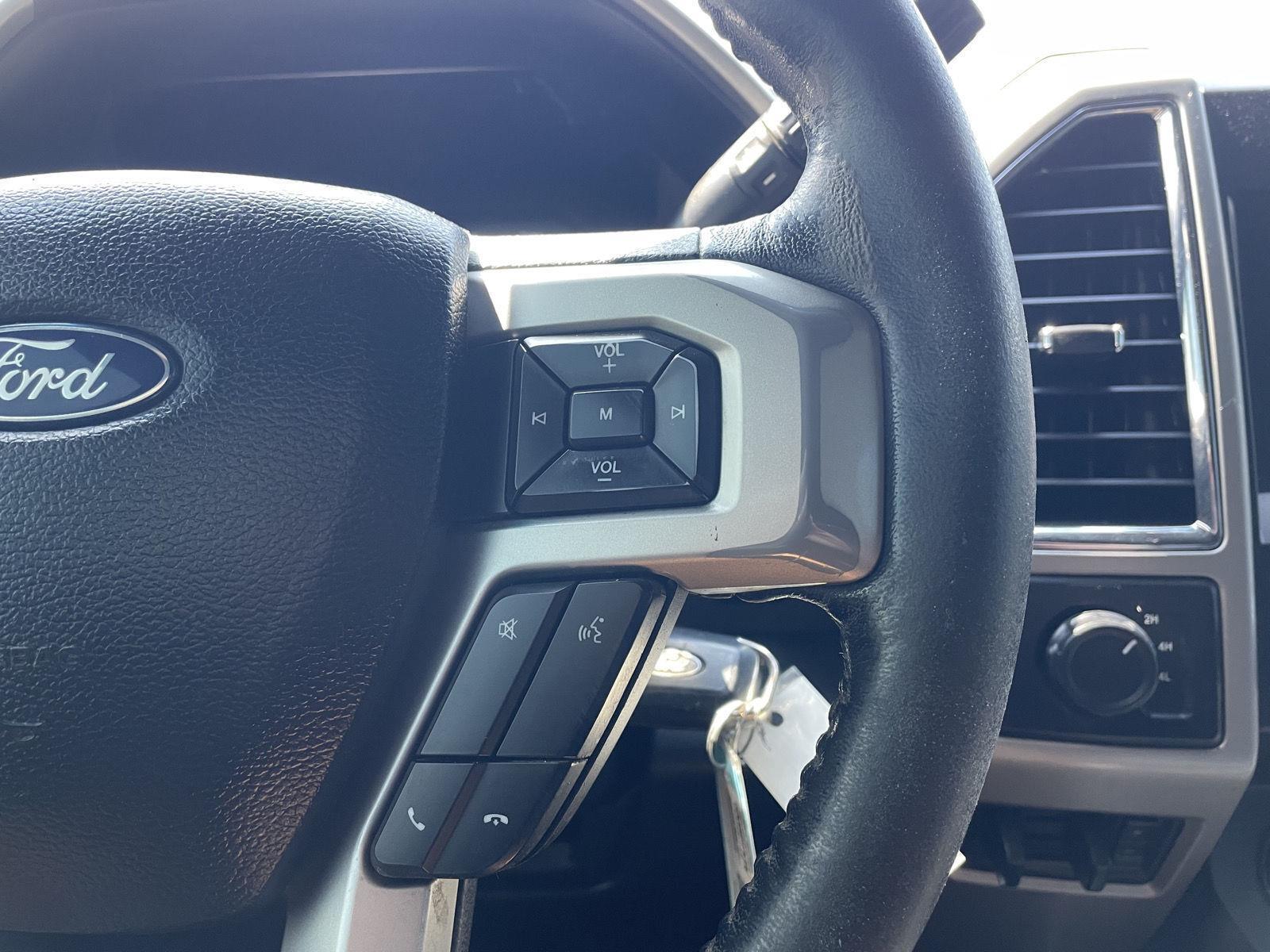 Vehicle photo 14