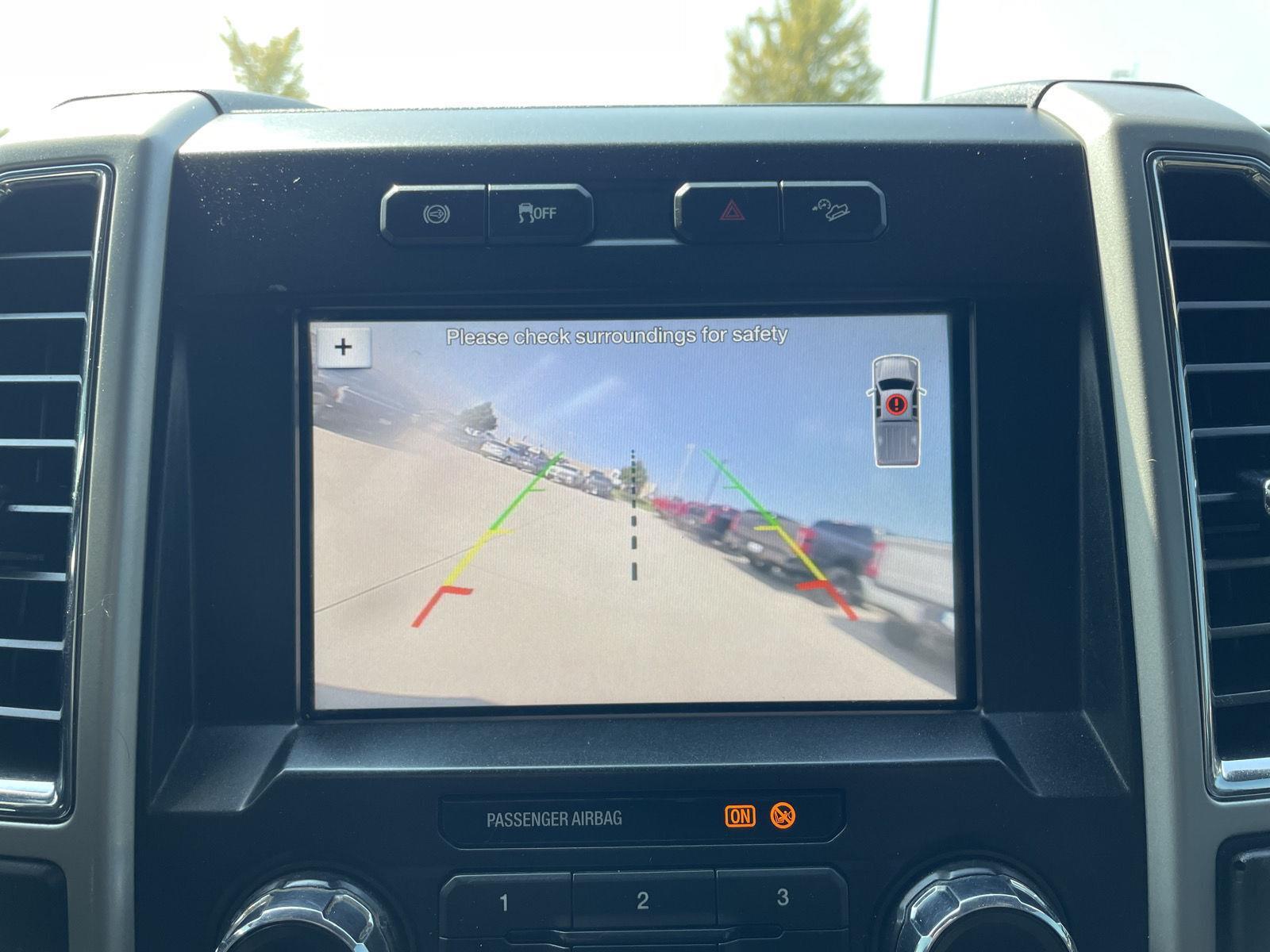 Vehicle photo 23