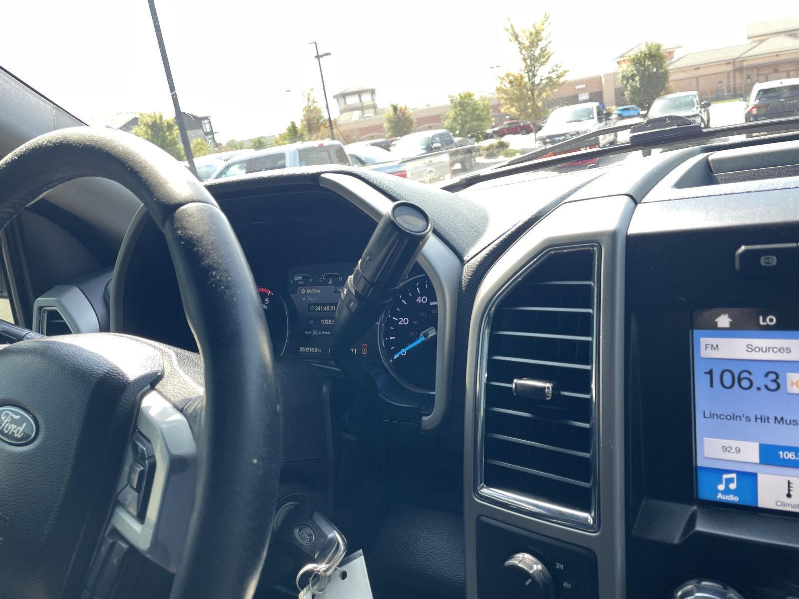Vehicle photo 31