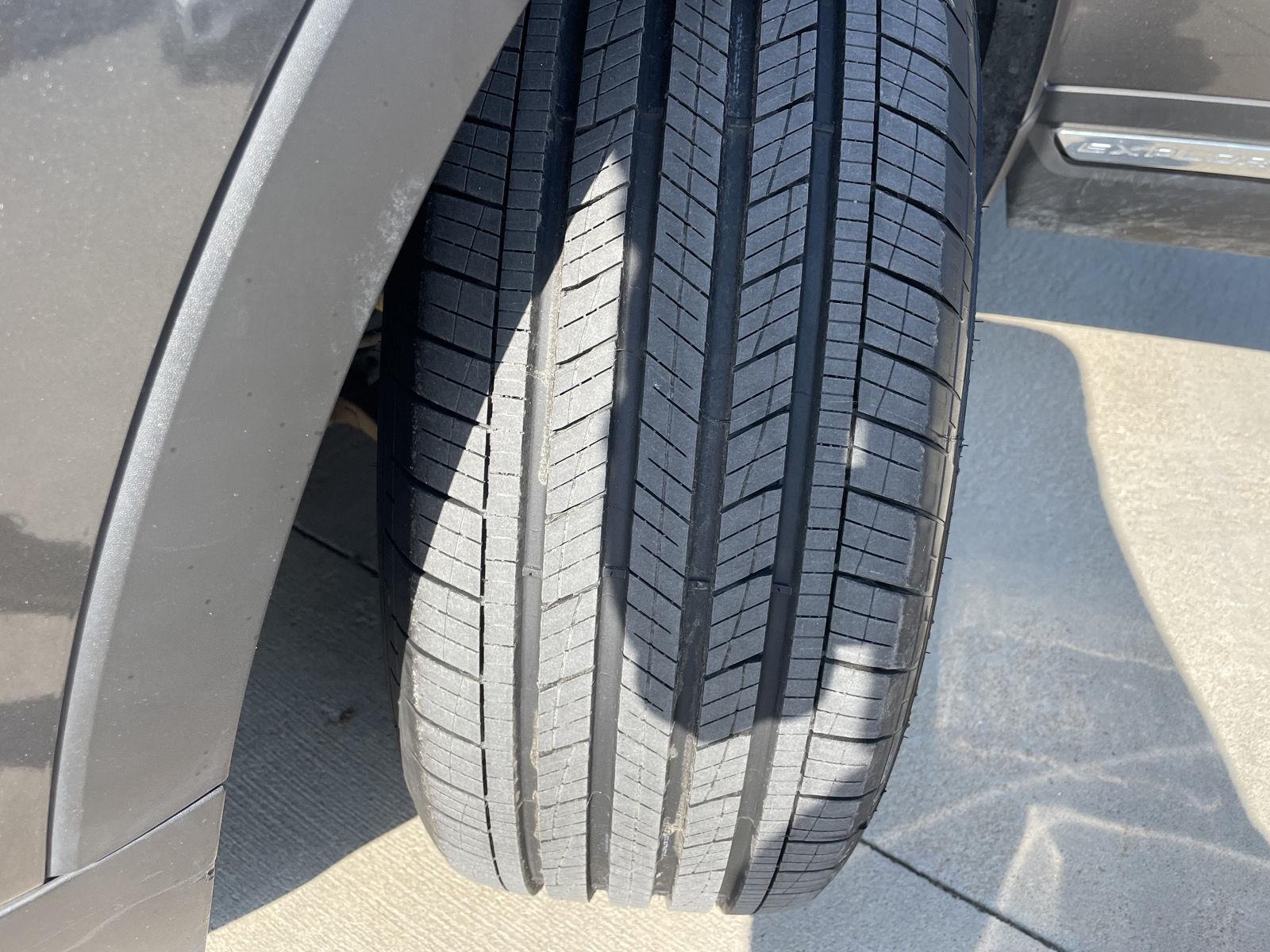 Vehicle photo 11