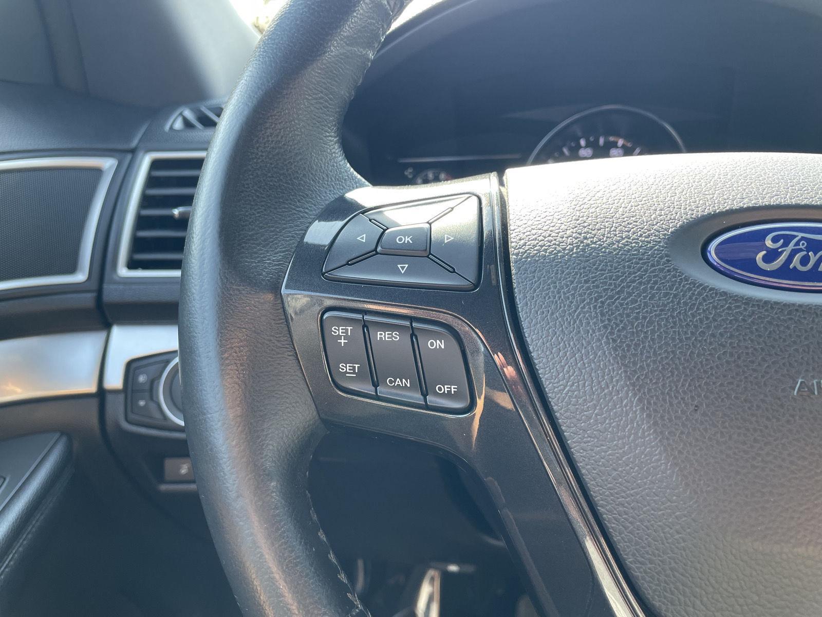 Vehicle photo 13