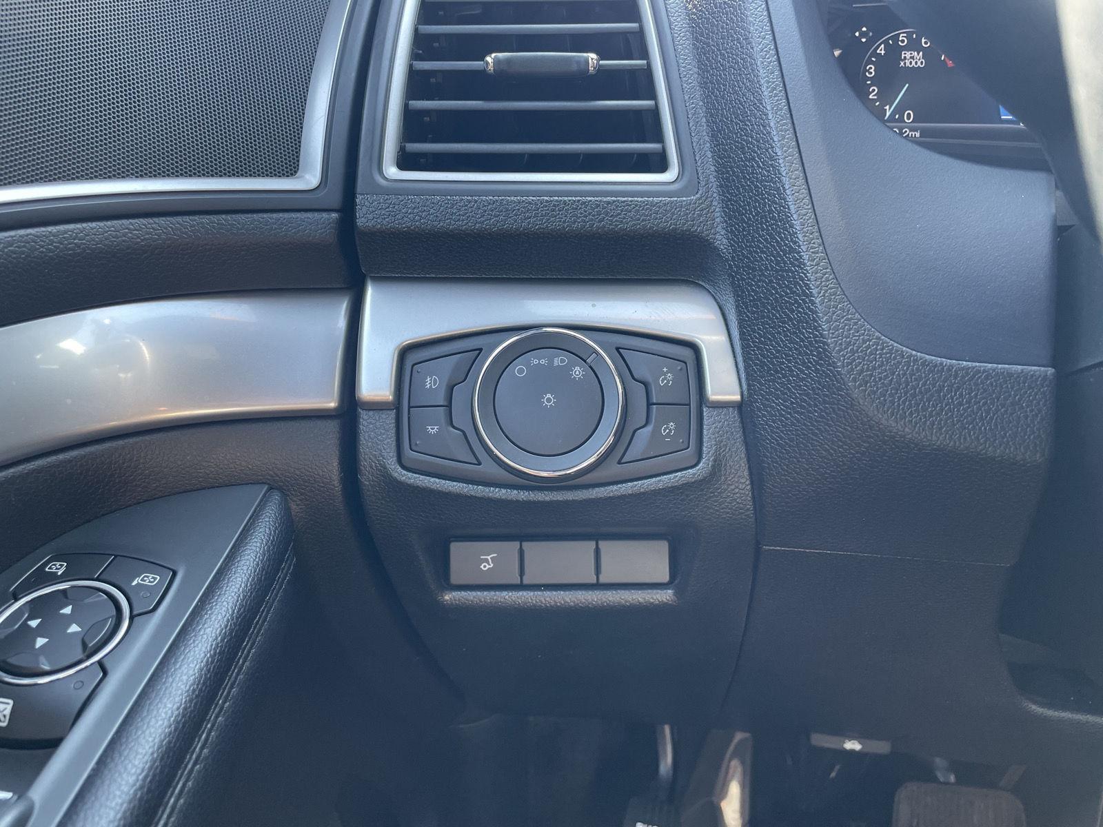 Vehicle photo 16