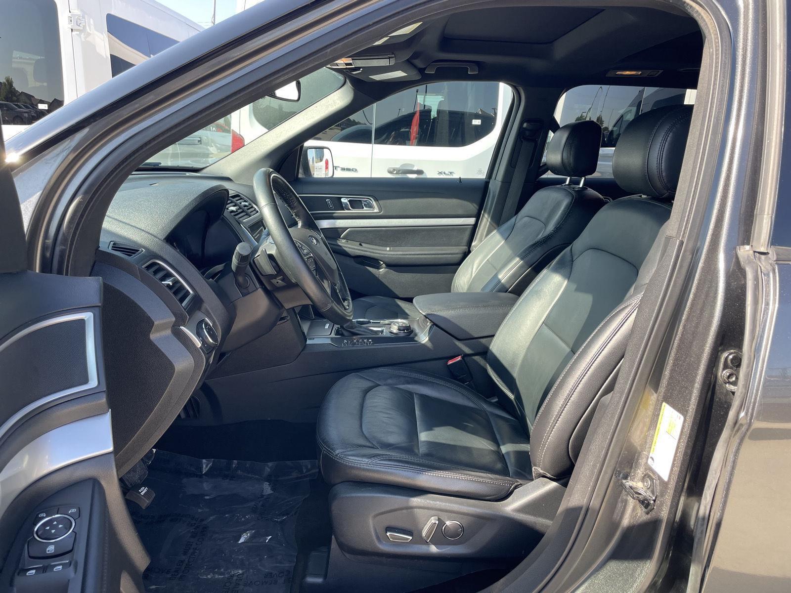 Vehicle photo 17