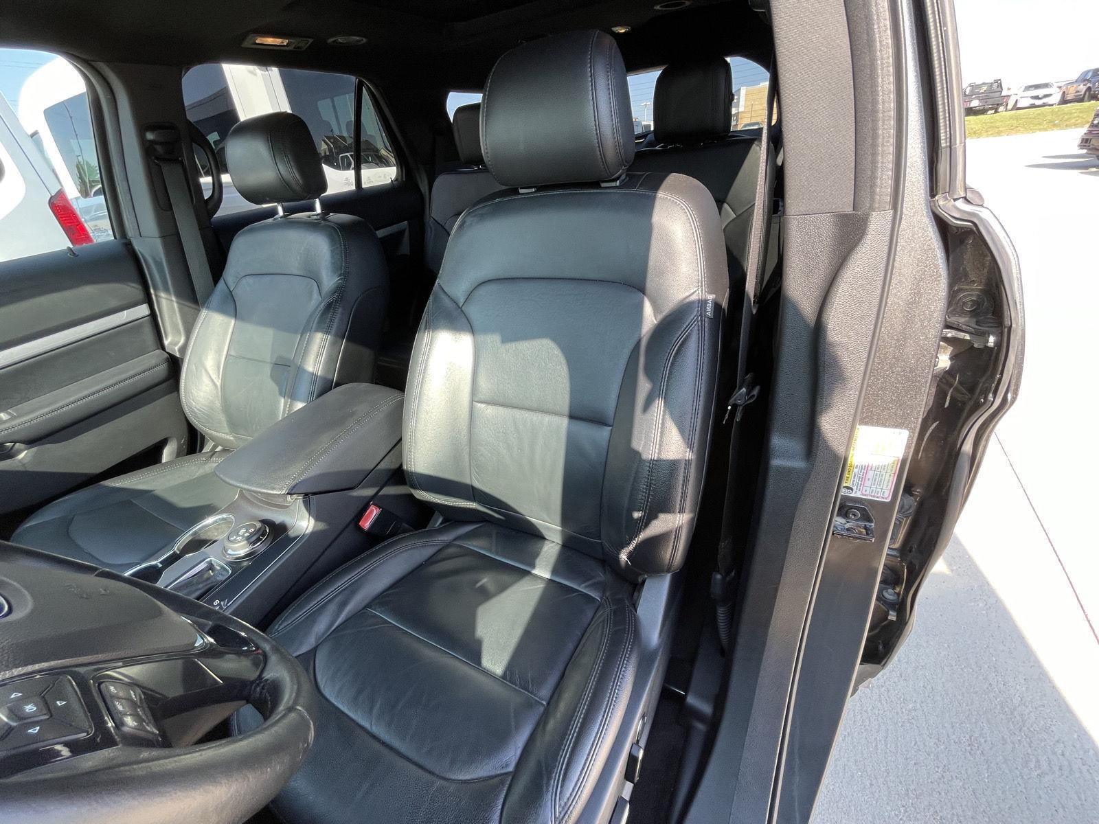Vehicle photo 18