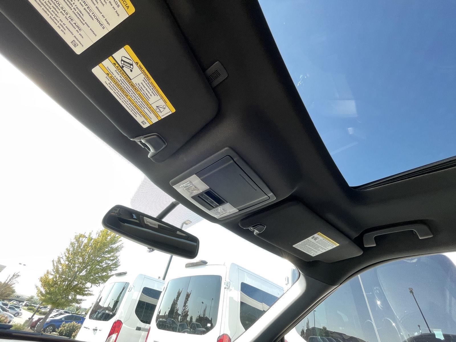 Vehicle photo 22