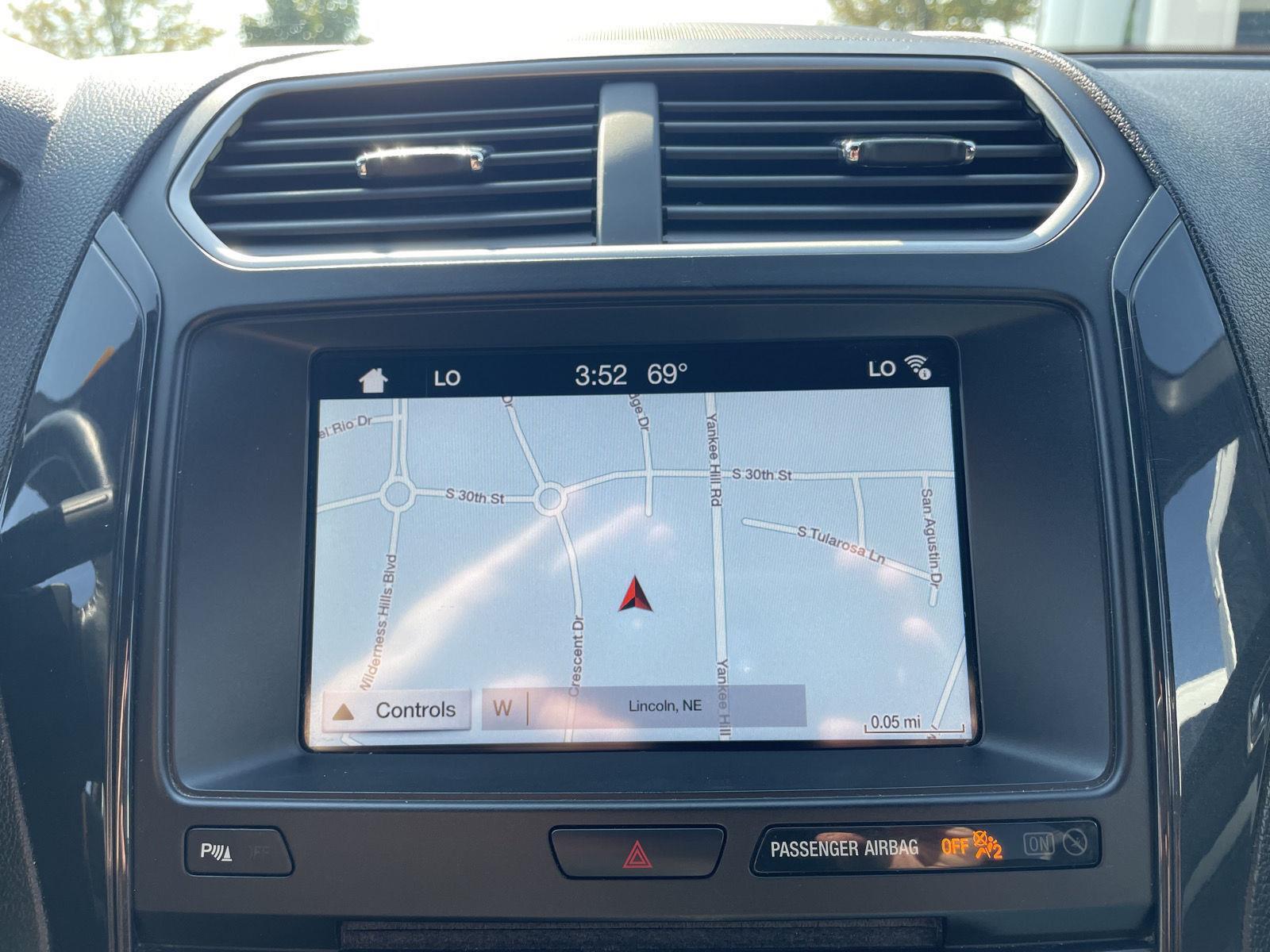 Vehicle photo 26