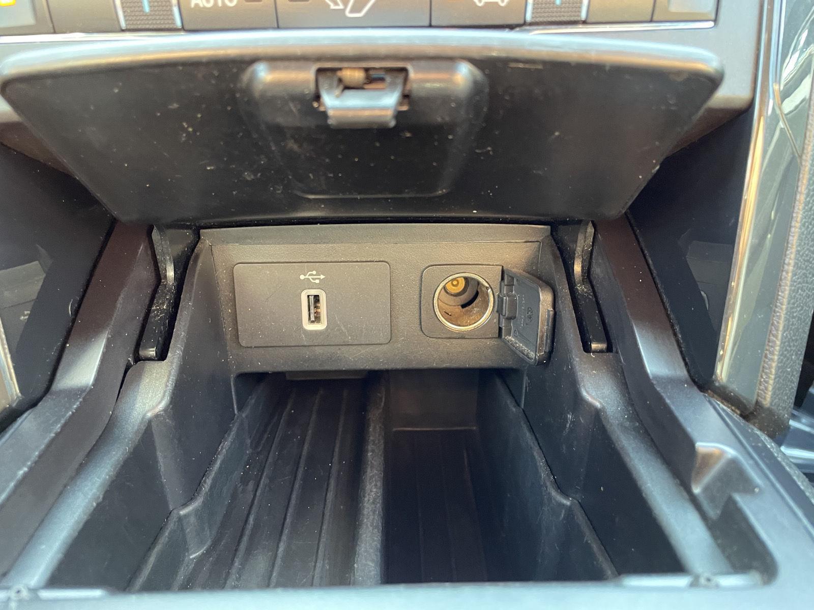 Vehicle photo 31