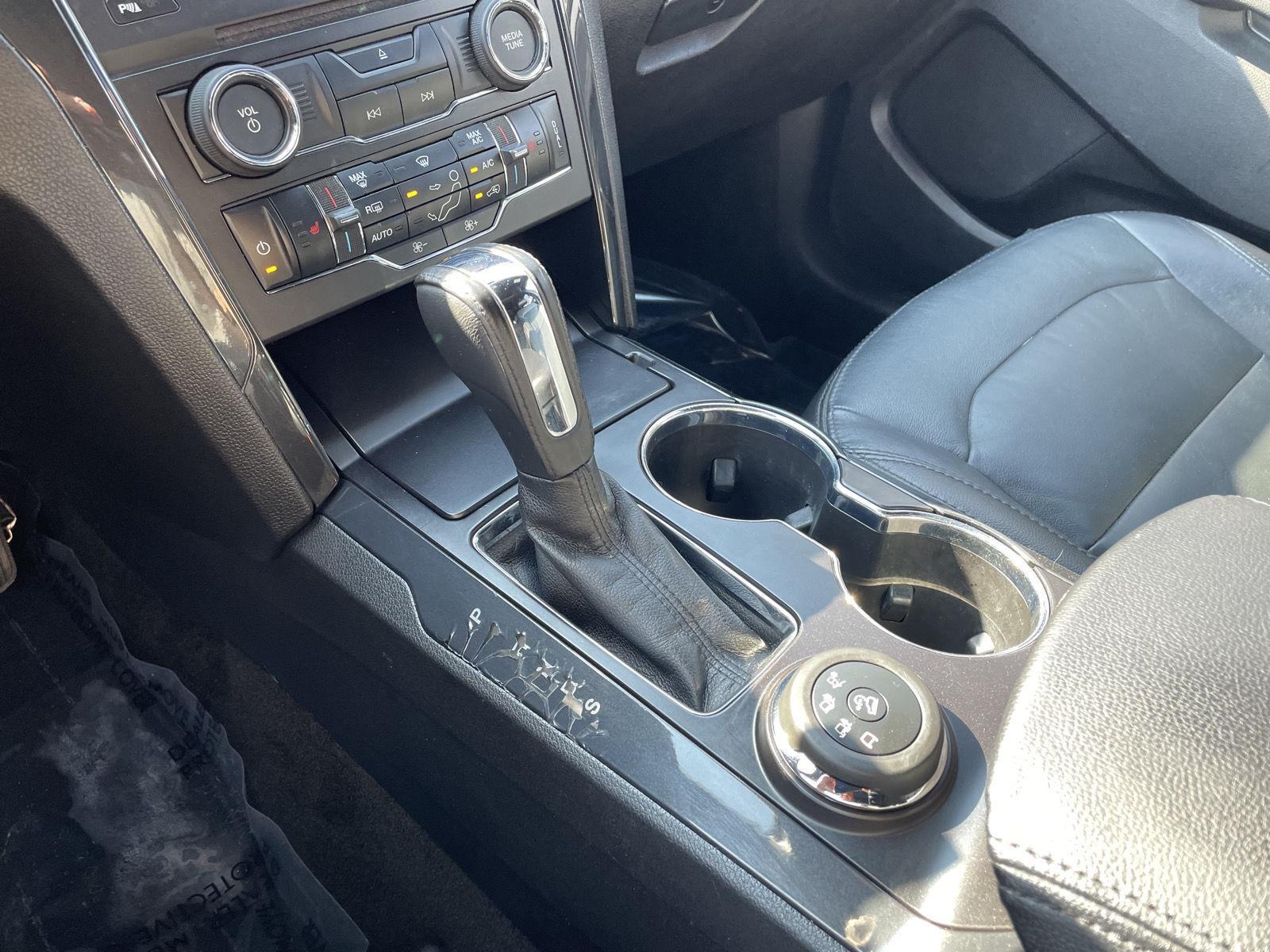 Vehicle photo 33