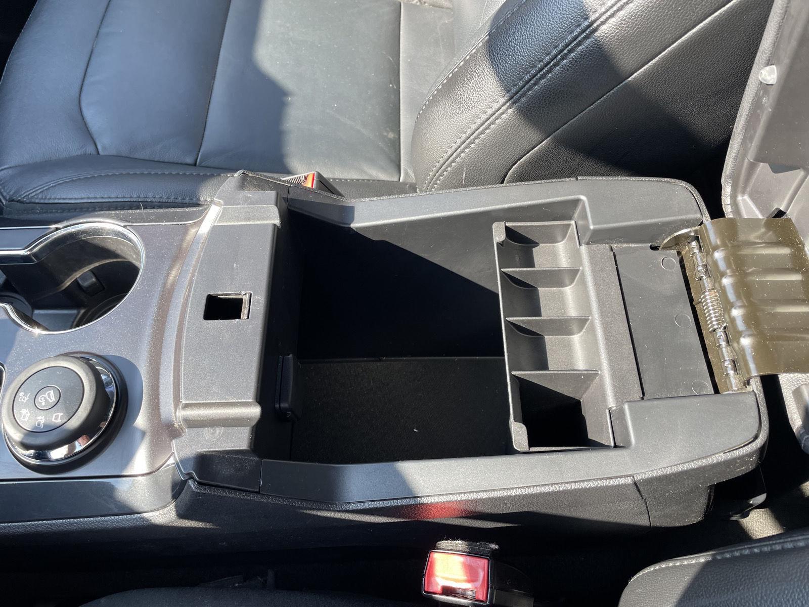 Vehicle photo 34