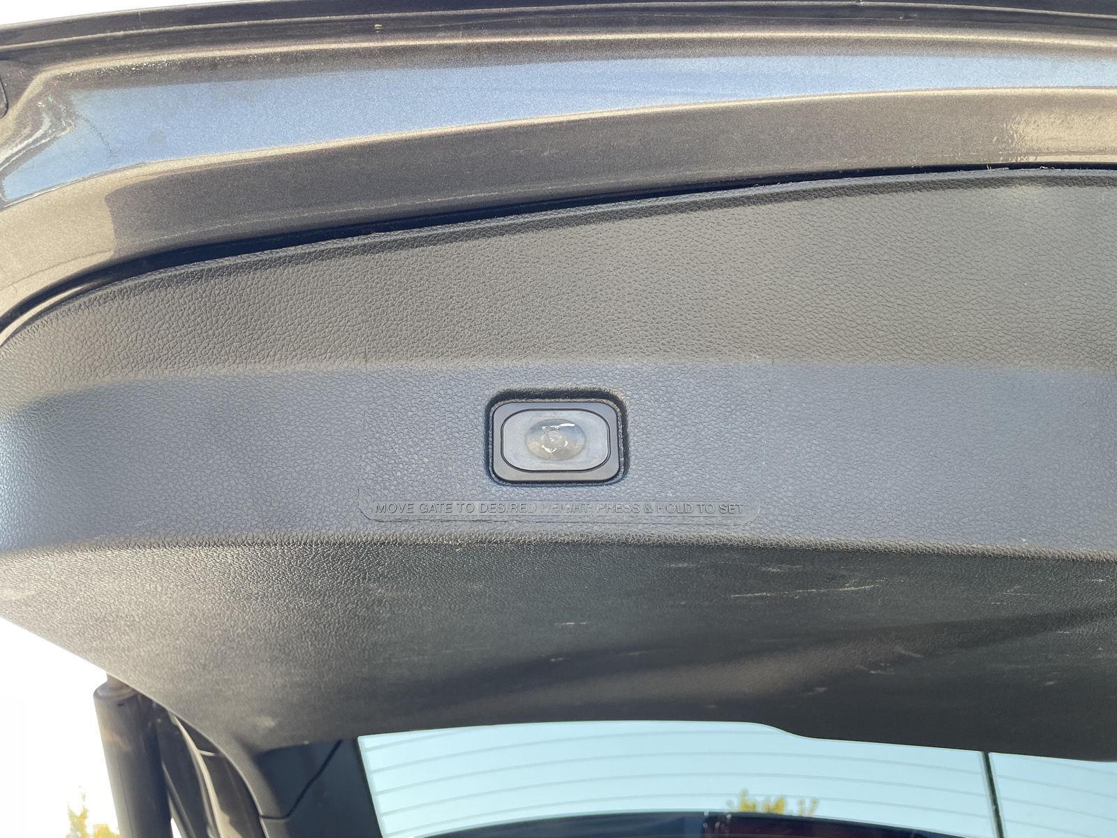 Vehicle photo 38