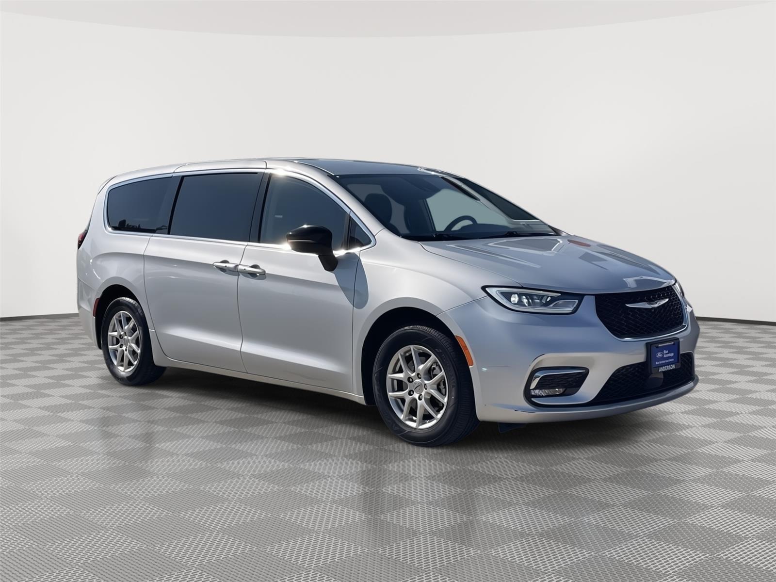 Vehicle photo 5