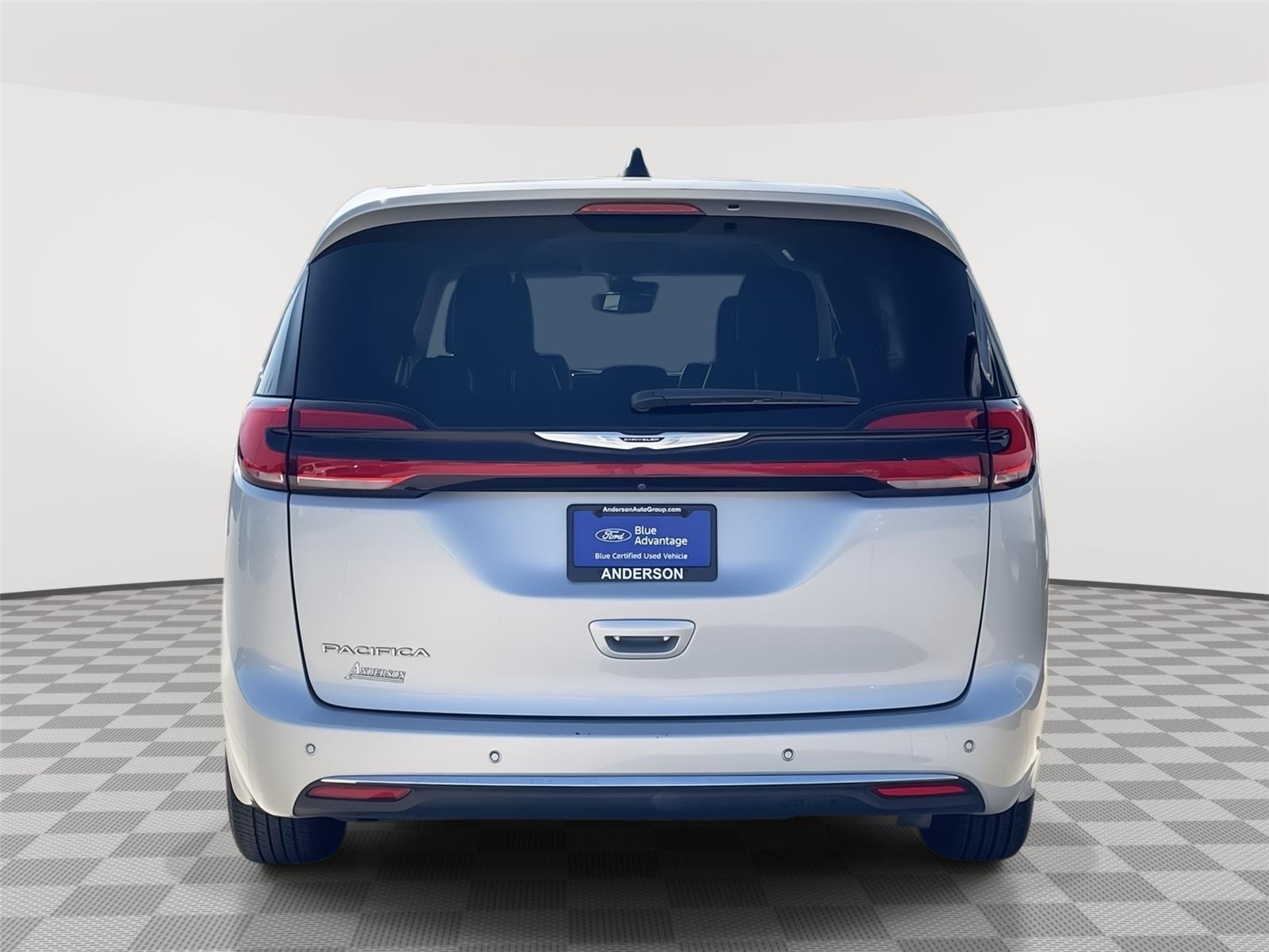 Vehicle photo 8