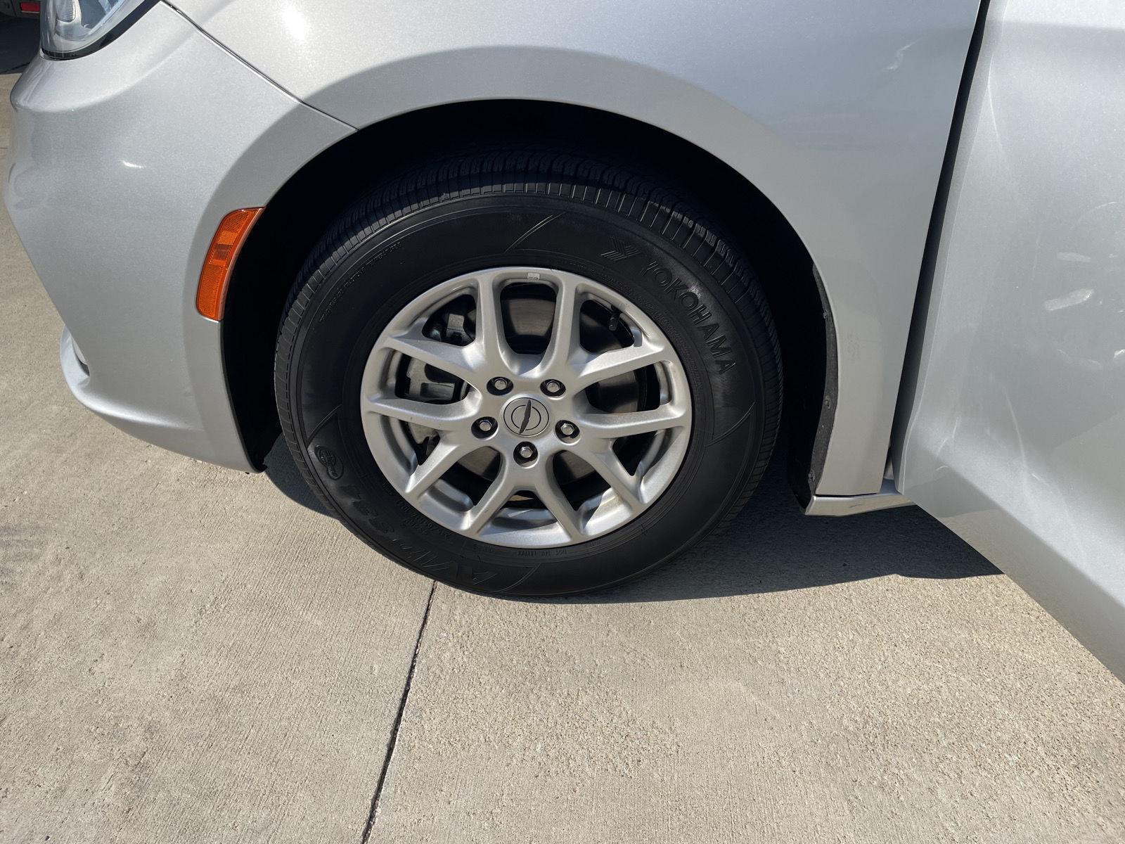 Vehicle photo 10