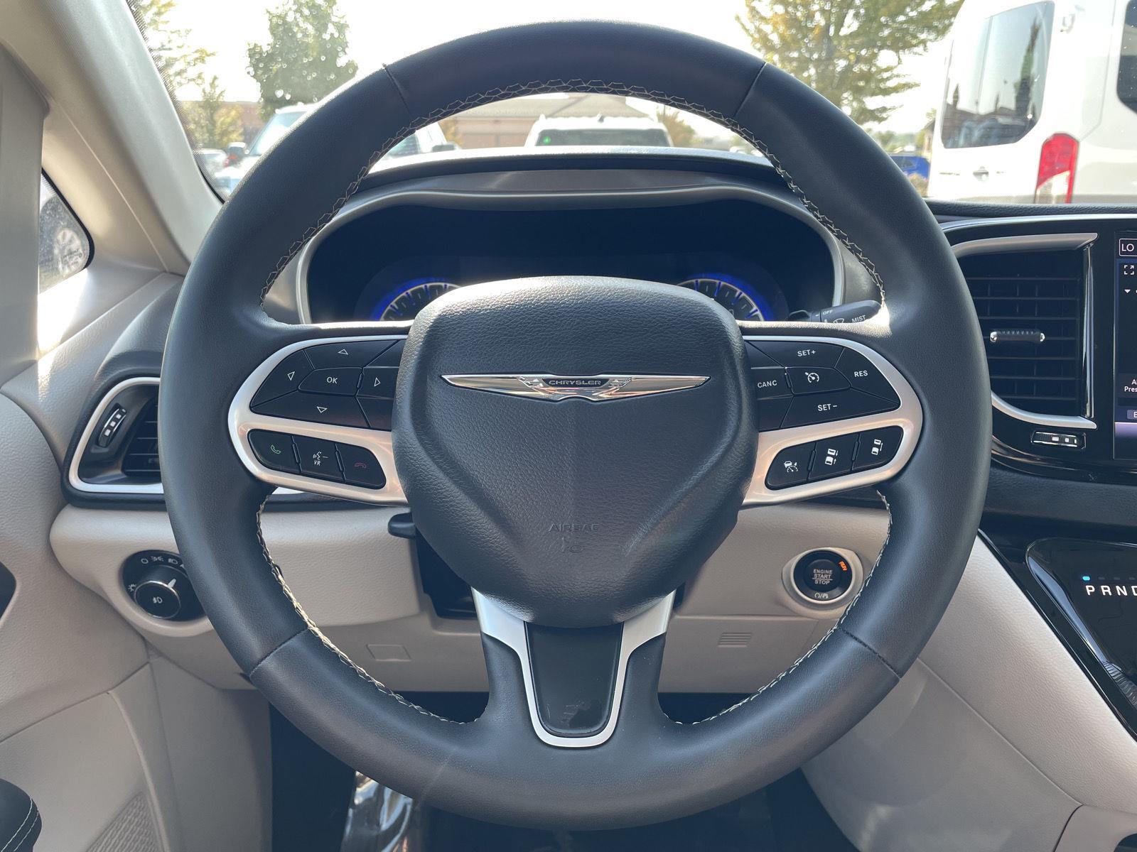 Vehicle photo 11