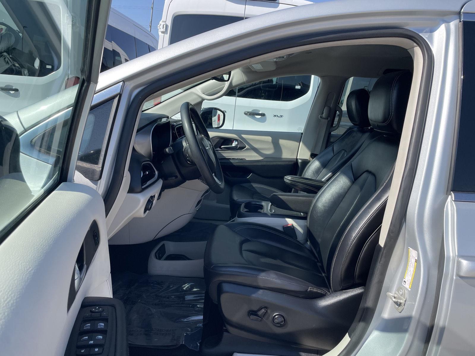 Vehicle photo 16