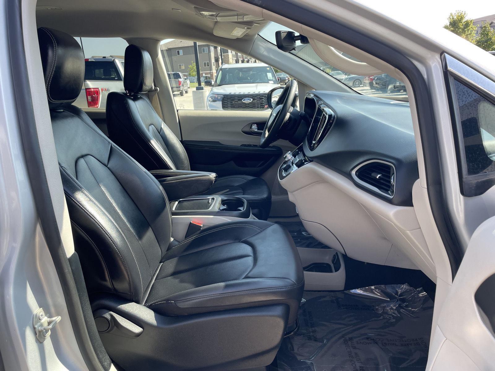 Vehicle photo 18
