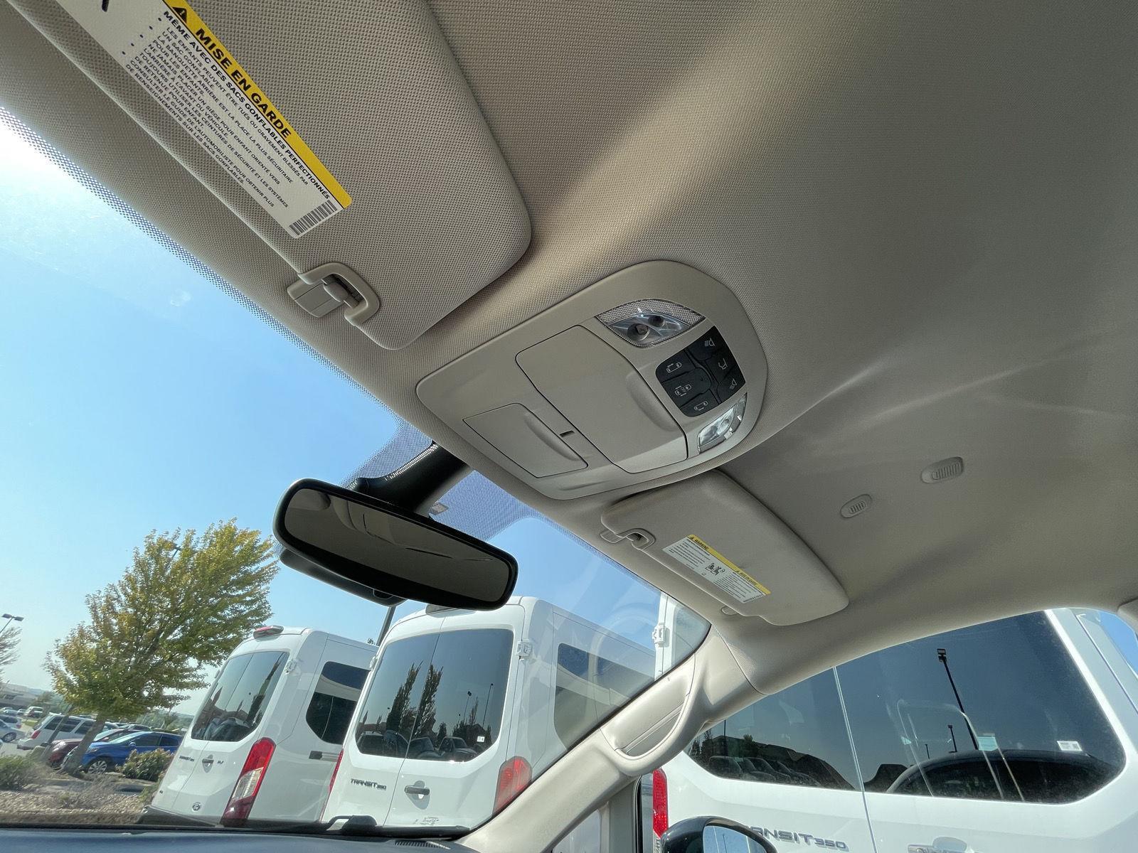 Vehicle photo 21