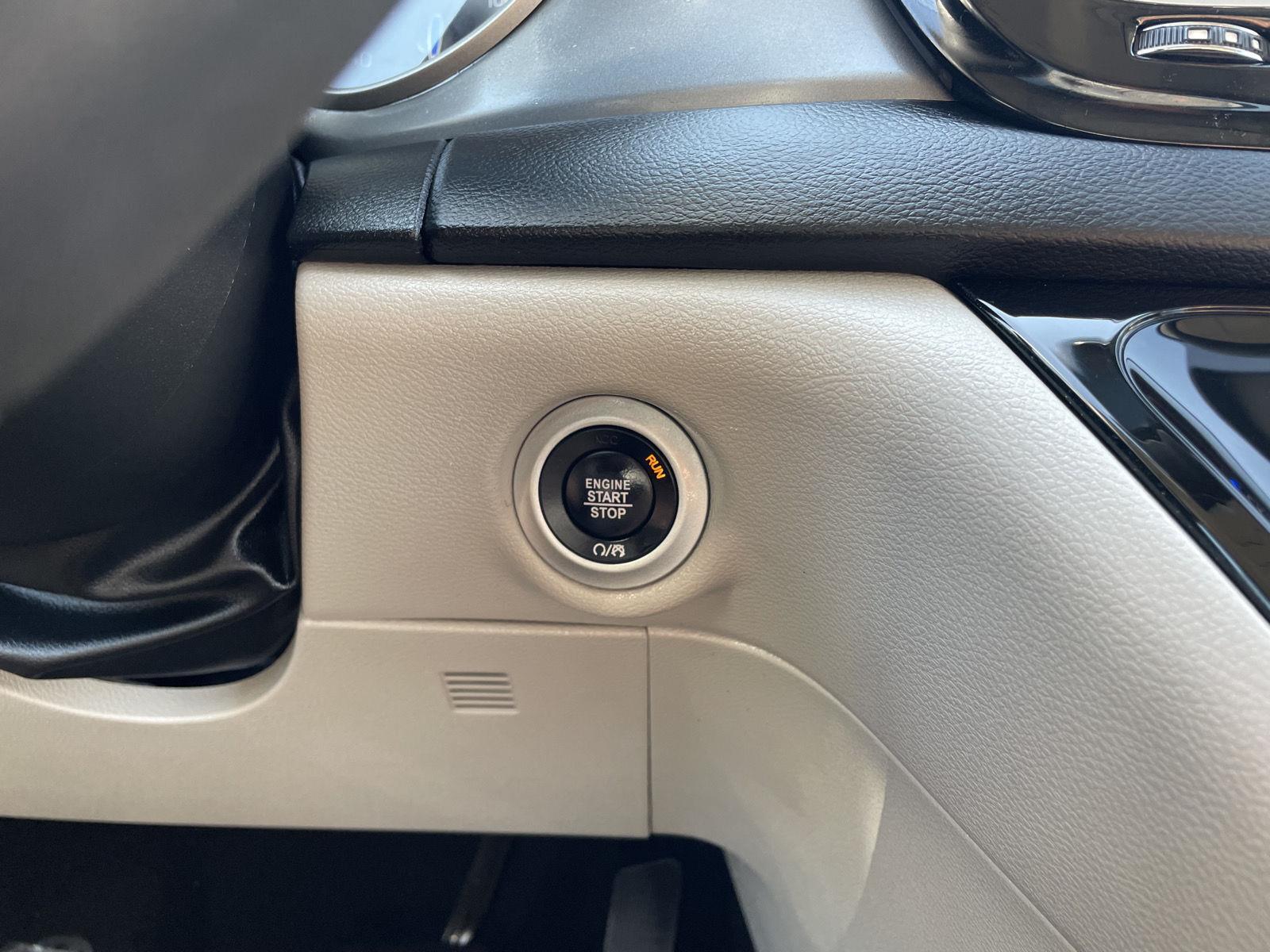 Vehicle photo 24