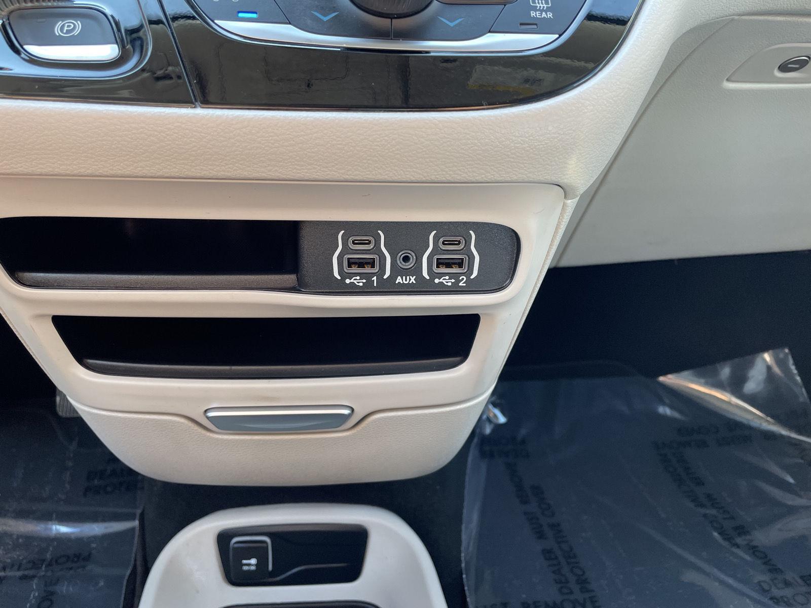 Vehicle photo 27