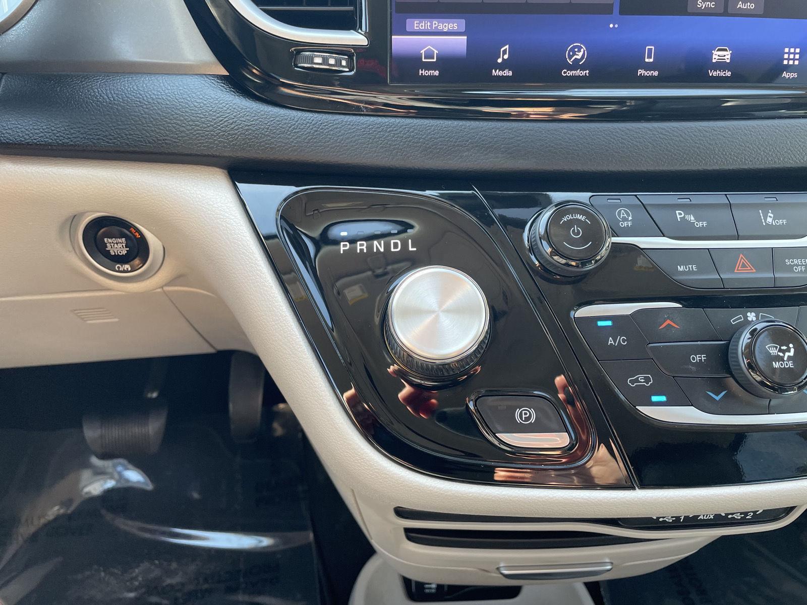 Vehicle photo 29