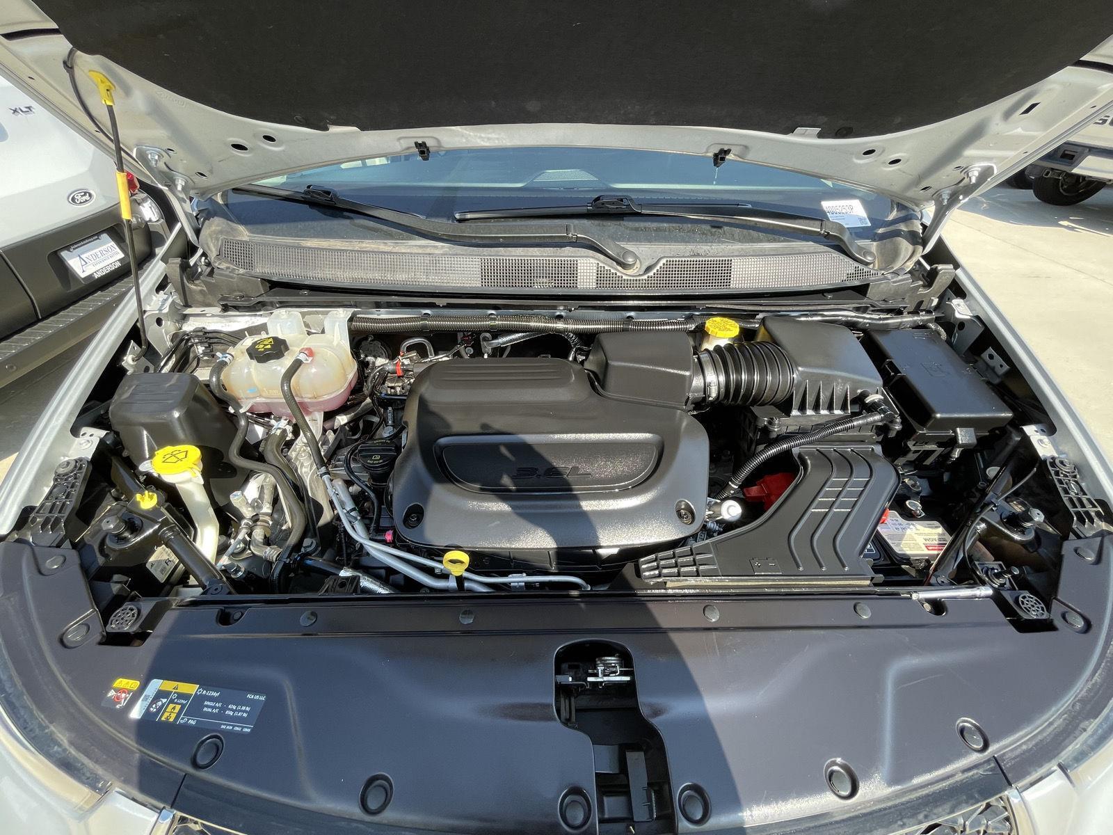 Vehicle photo 33