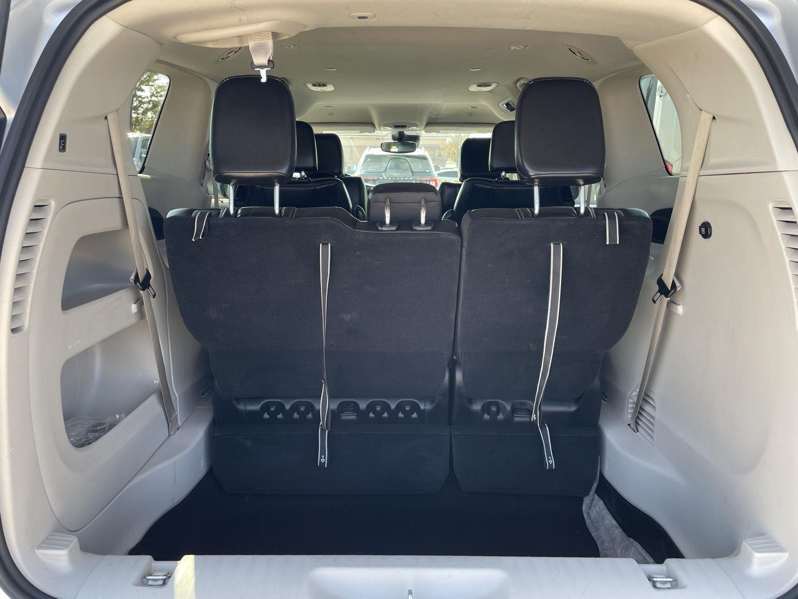 Vehicle photo 34