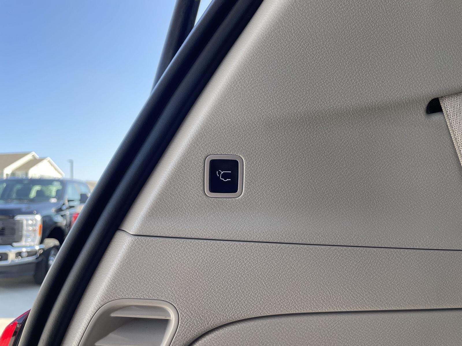 Vehicle photo 35