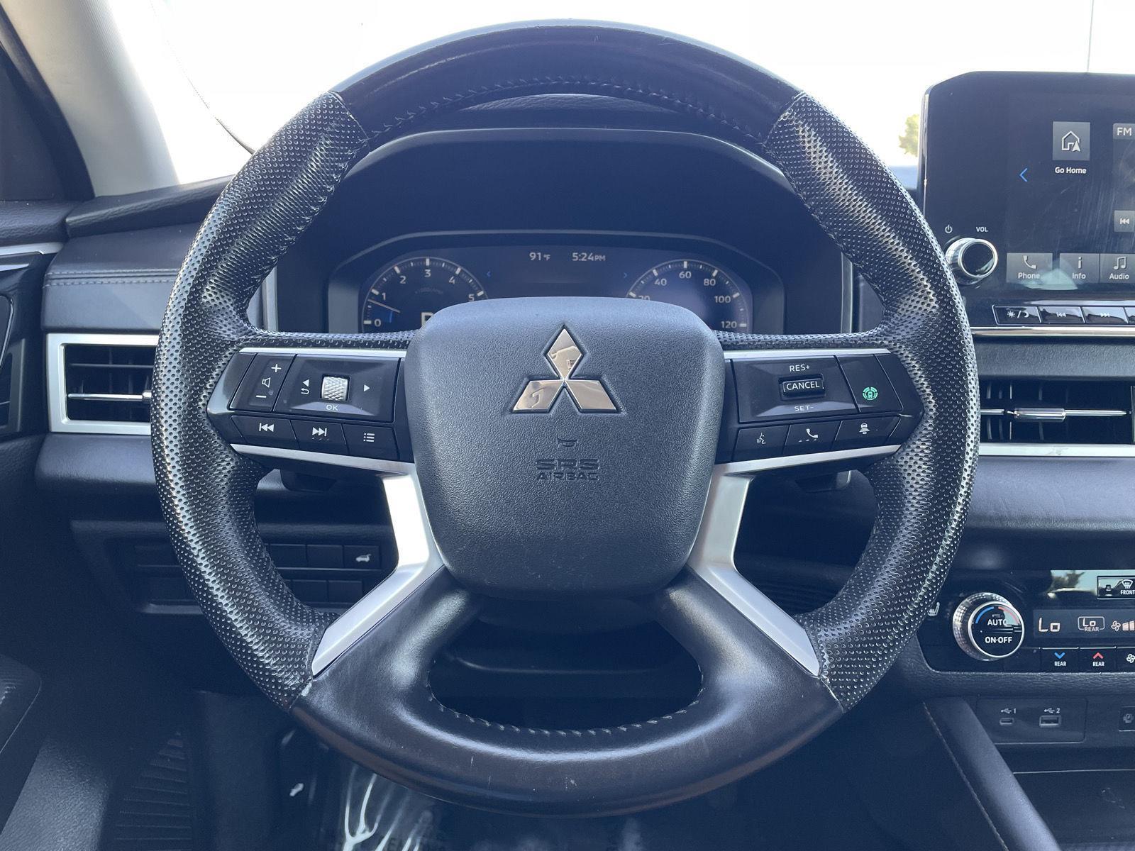 Vehicle photo 12