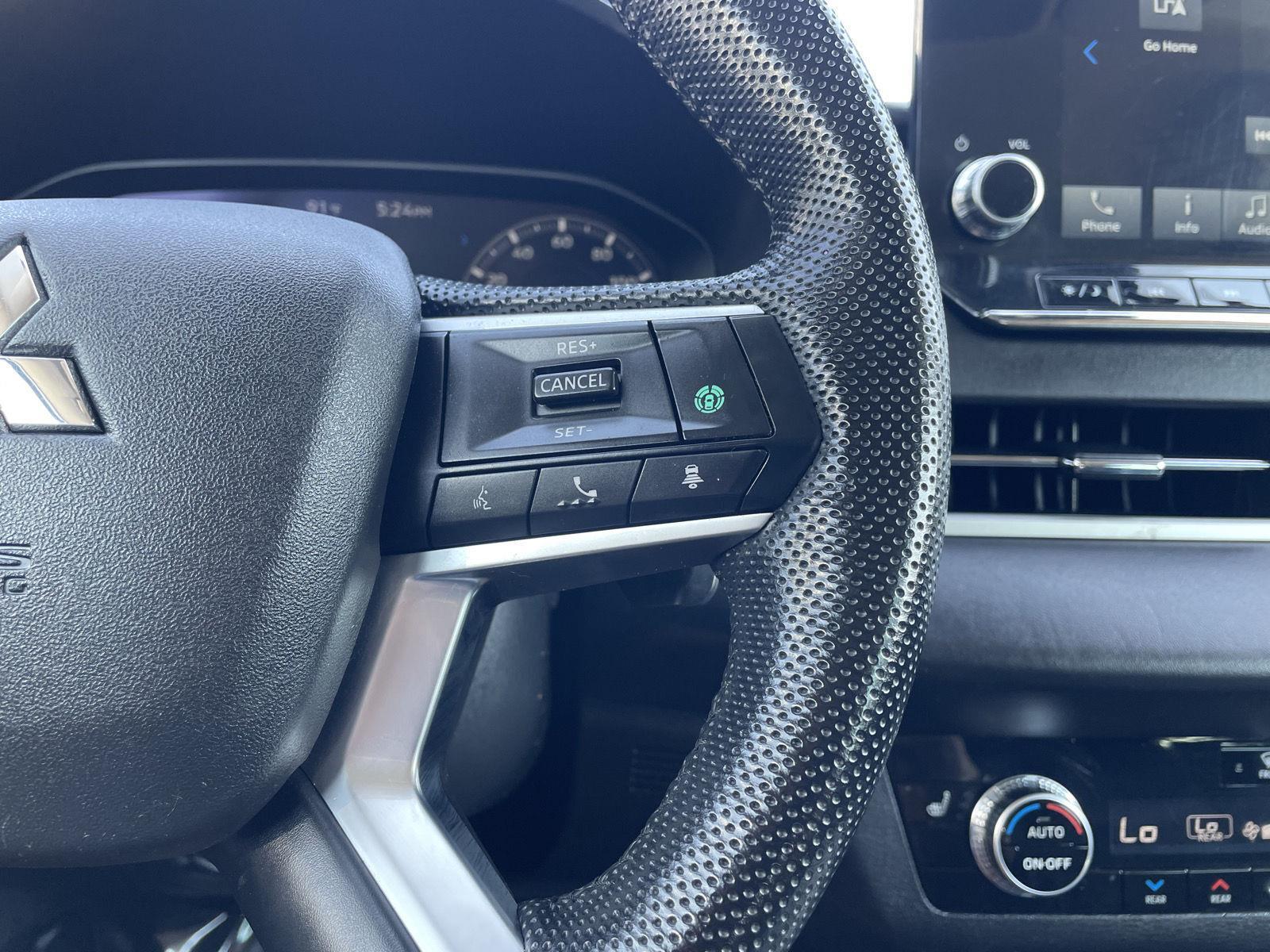 Vehicle photo 14