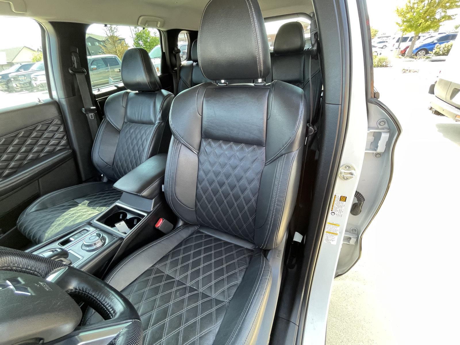 Vehicle photo 18