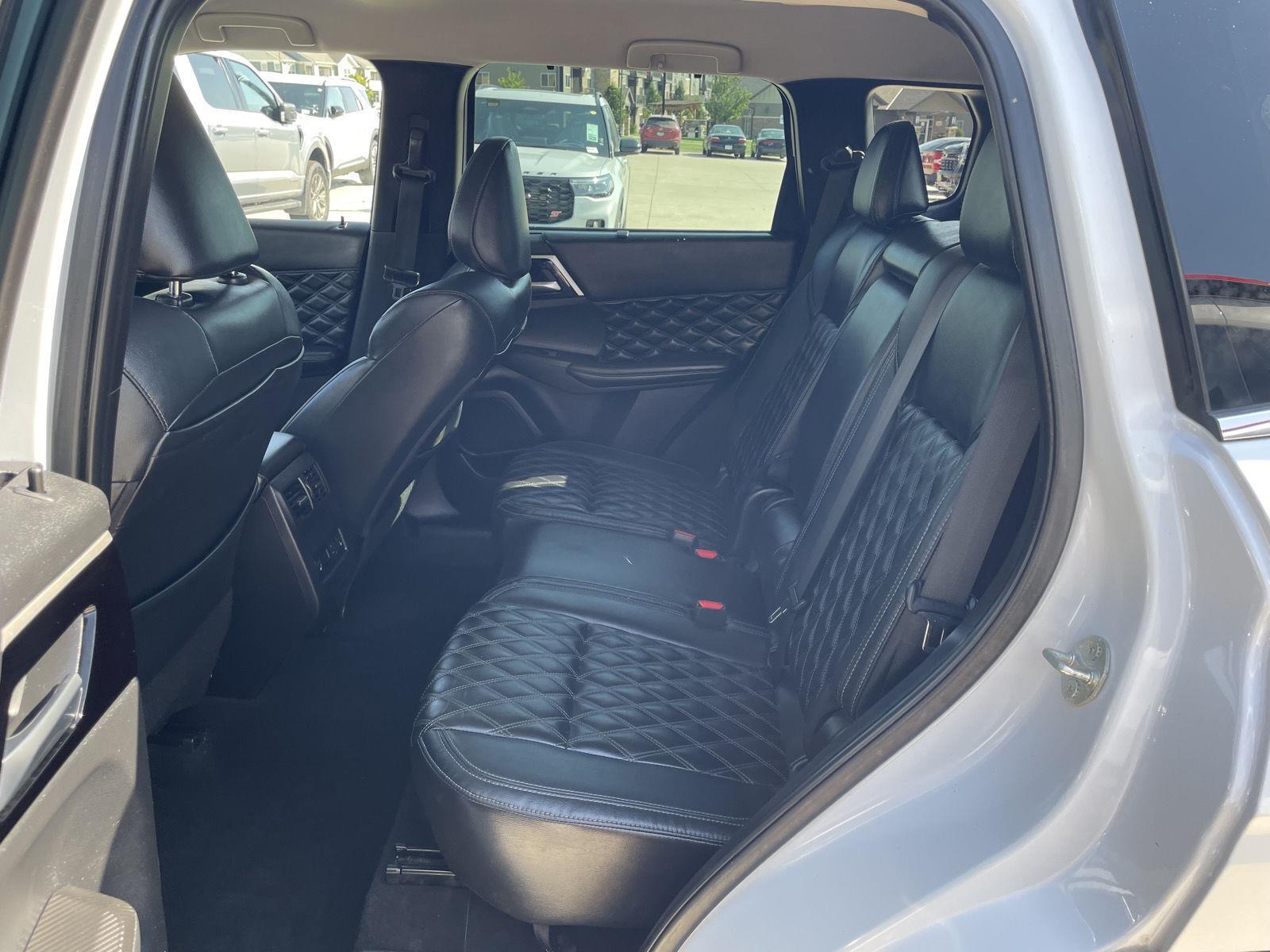 Vehicle photo 20