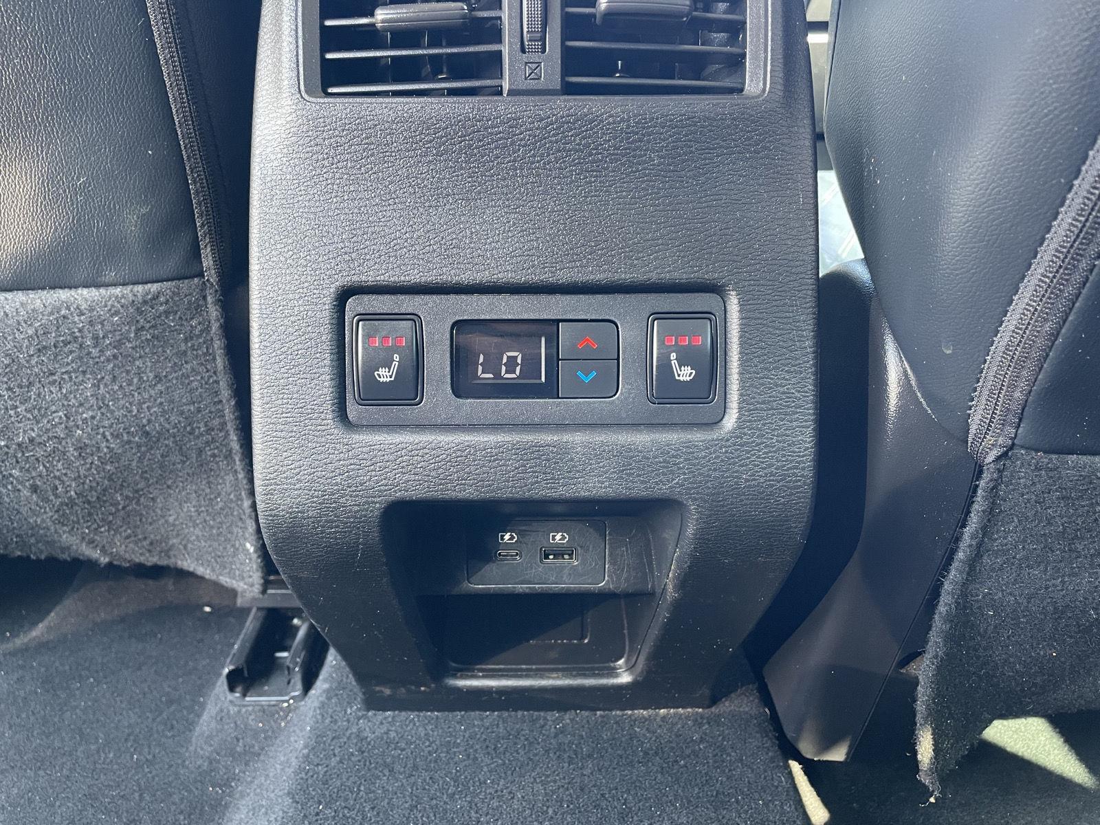 Vehicle photo 21