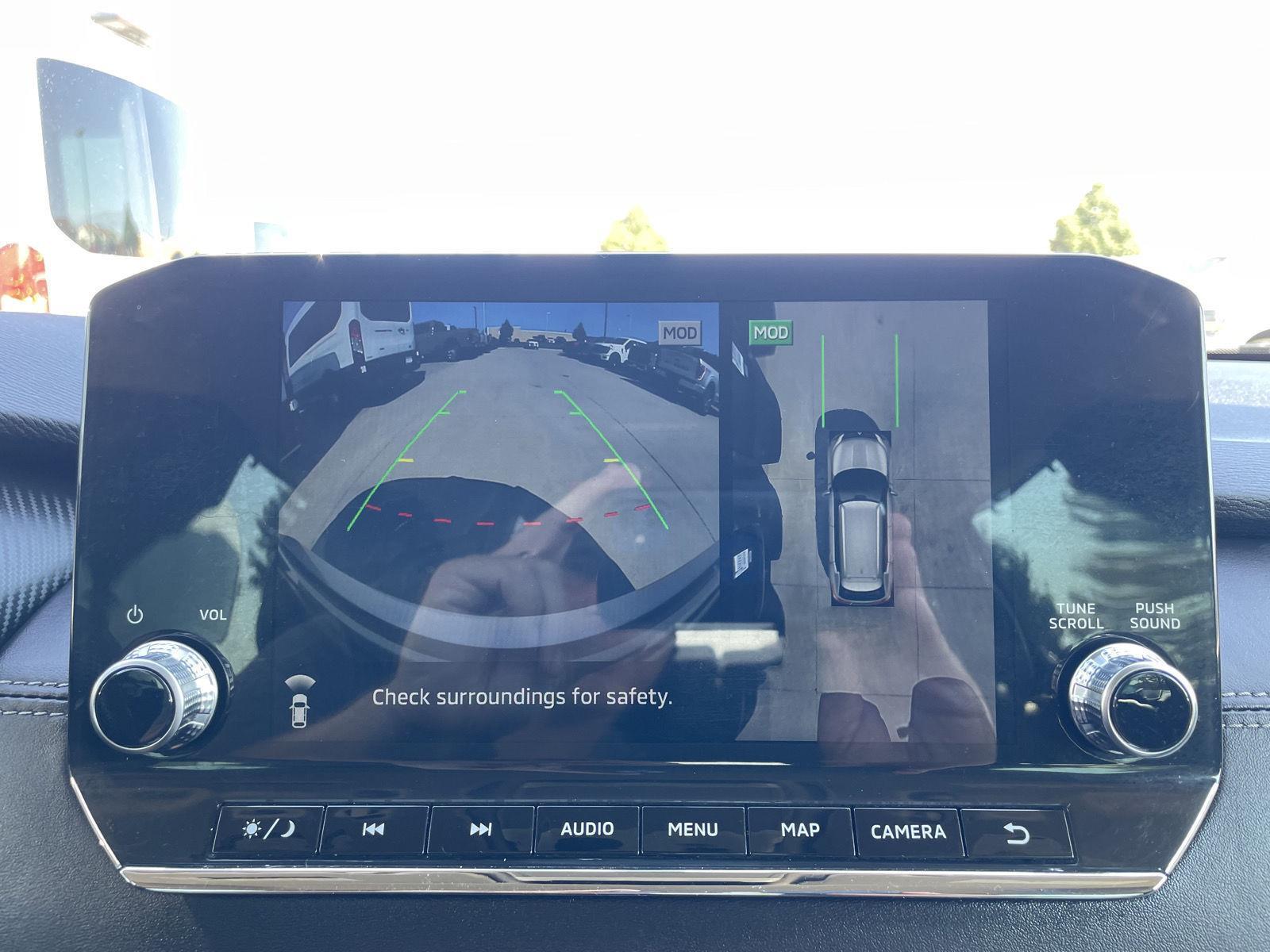 Vehicle photo 26