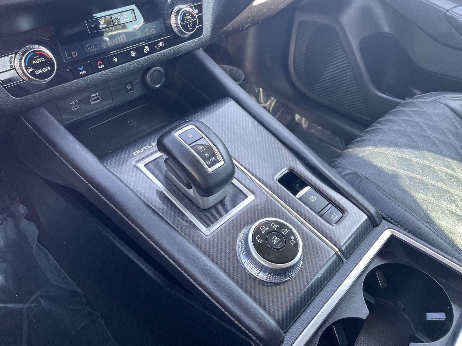 Vehicle photo 33