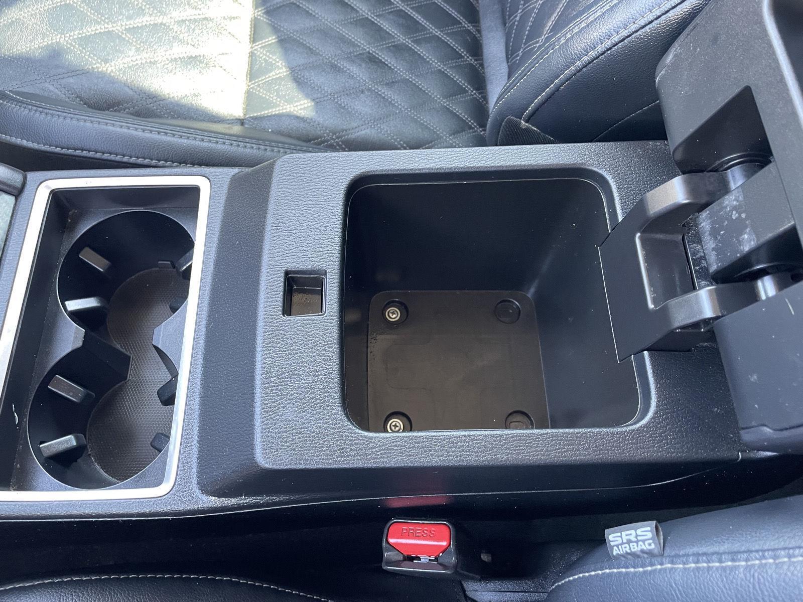 Vehicle photo 34