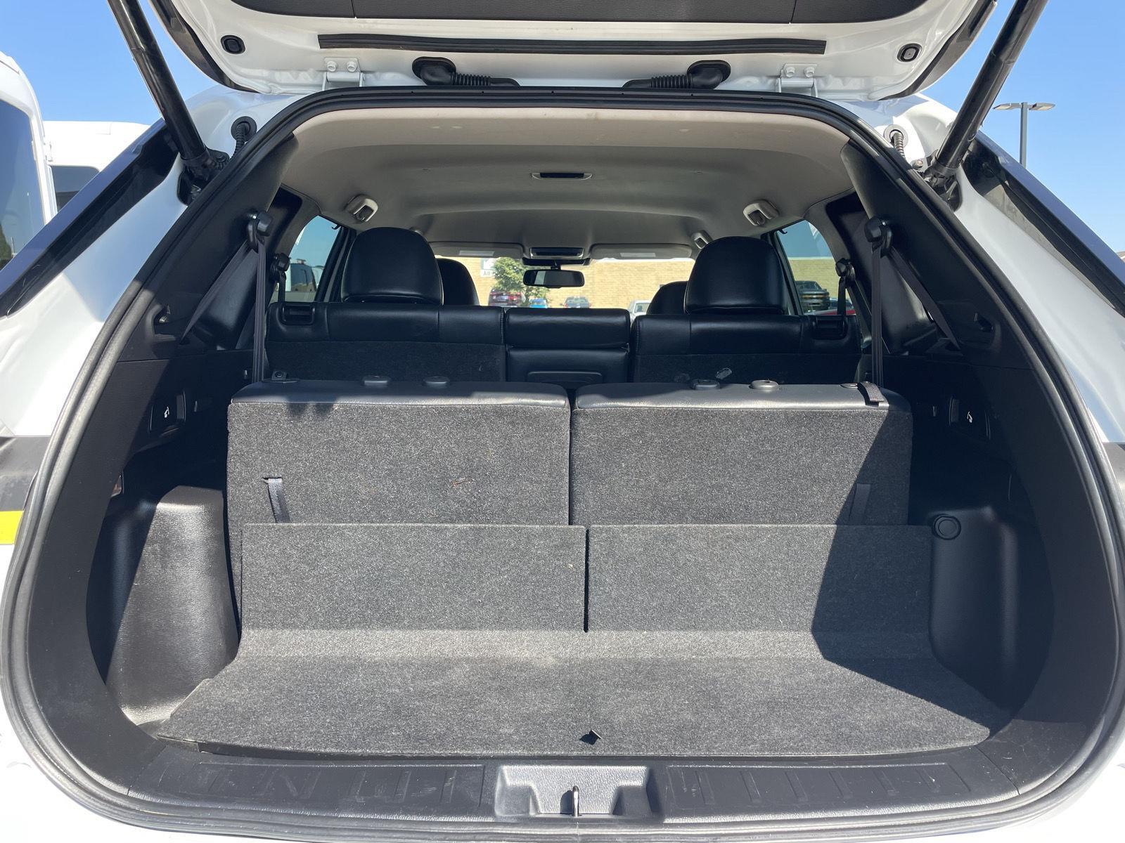 Vehicle photo 37